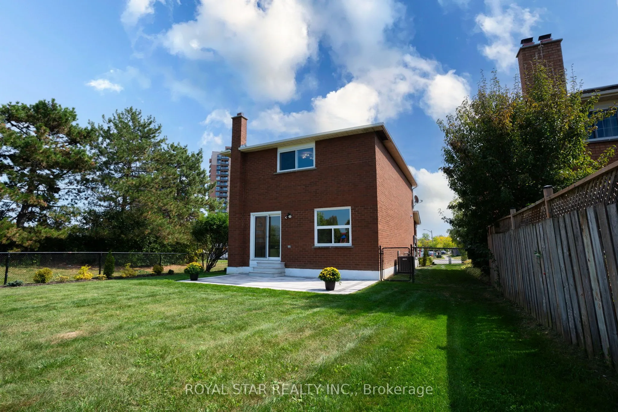 42 Kingknoll Drive