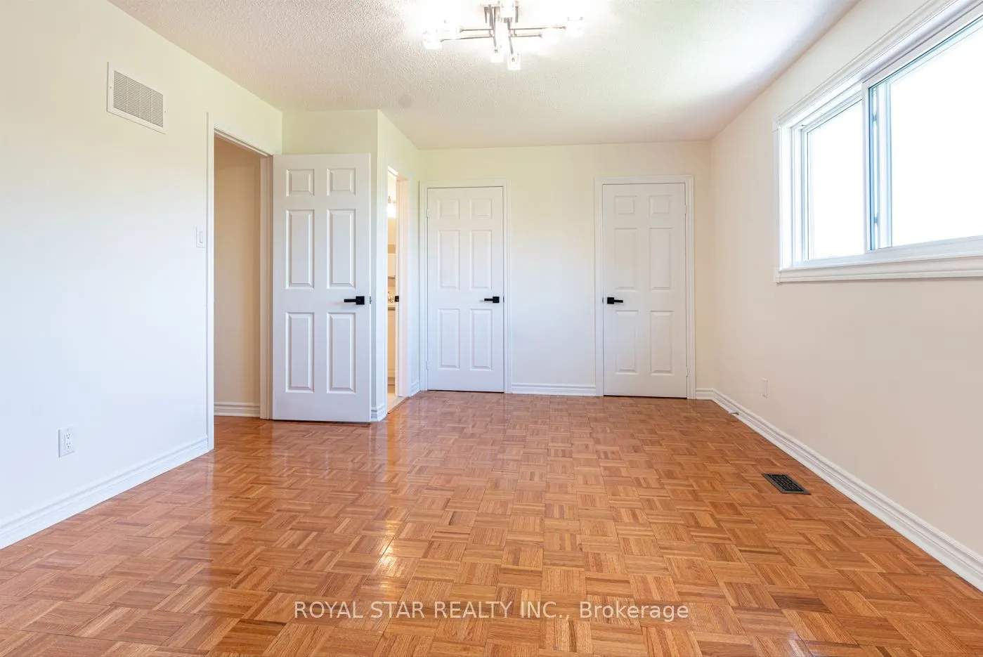 42 Kingknoll Drive