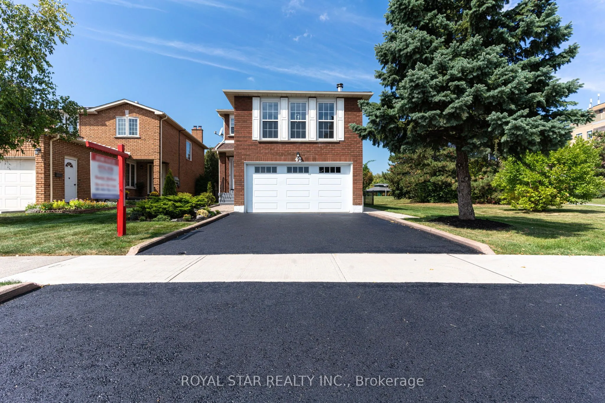 42 Kingknoll Drive