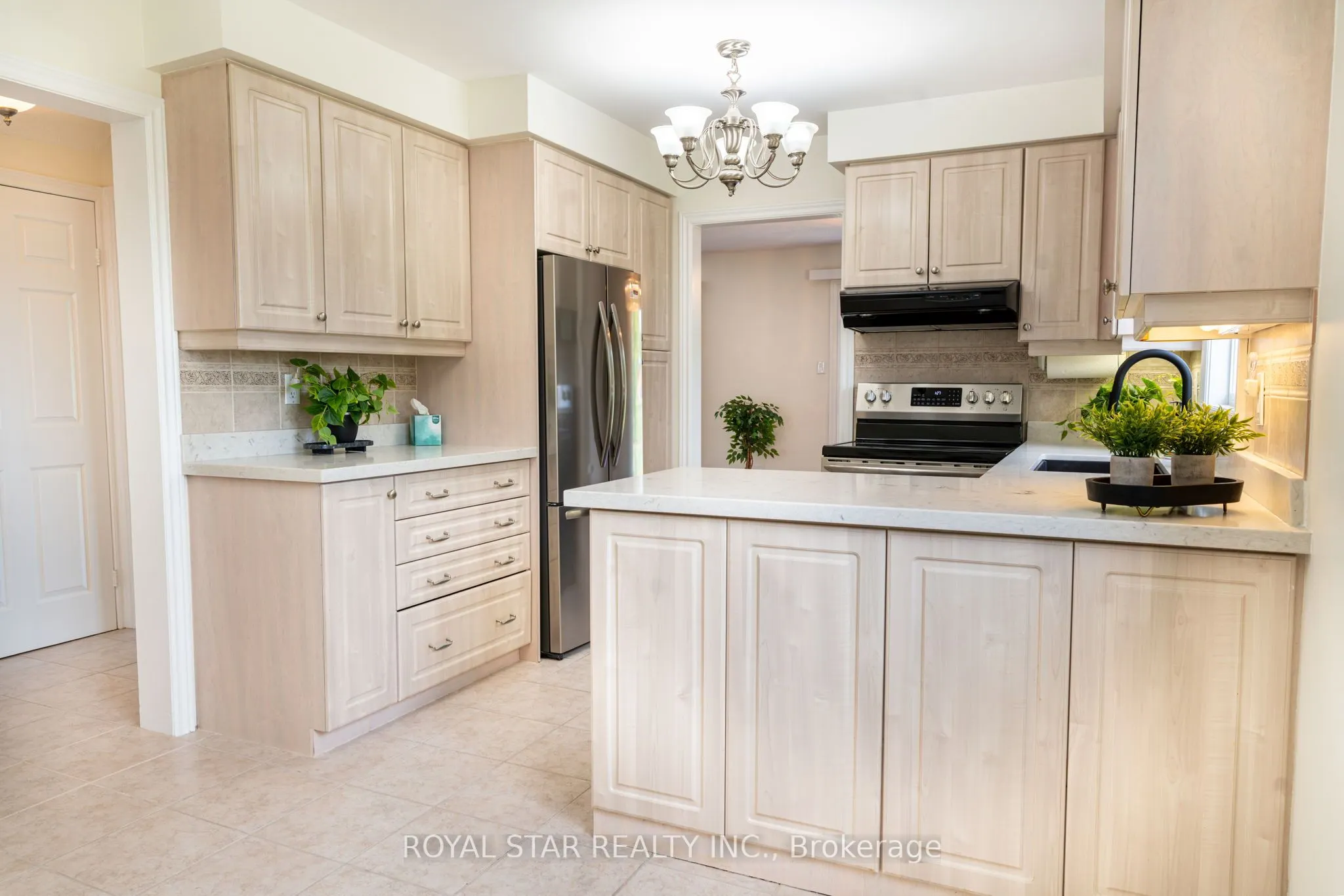42 Kingknoll Drive