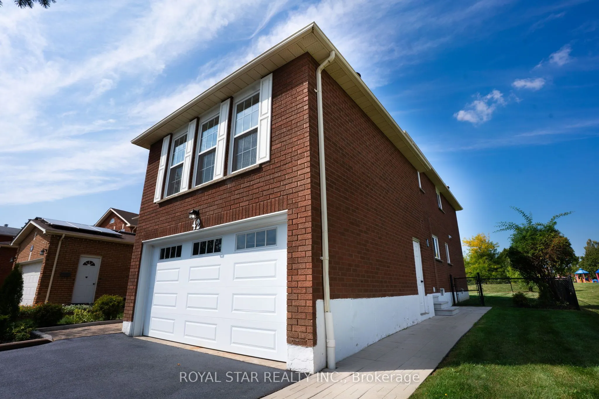 42 Kingknoll Drive