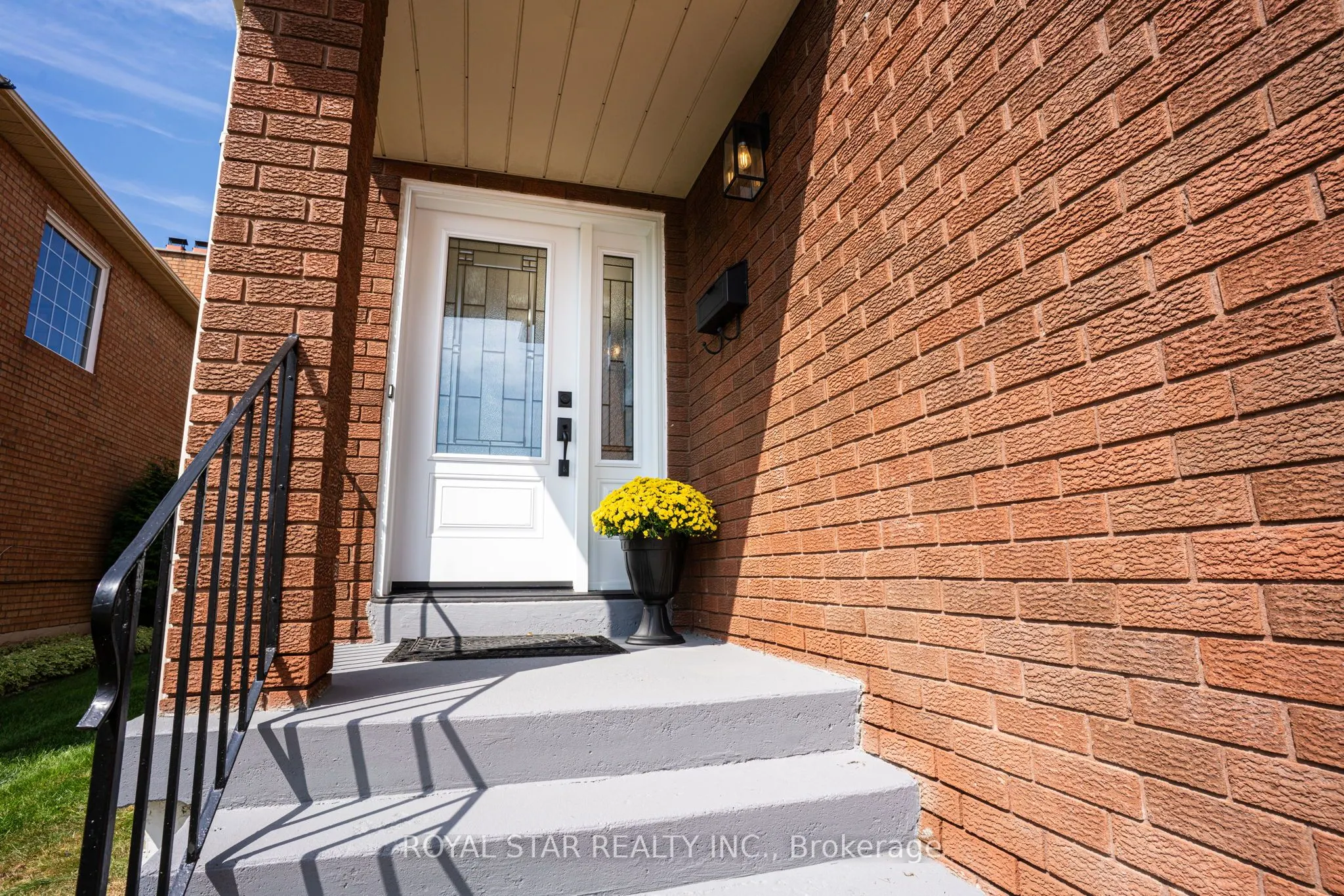 42 Kingknoll Drive