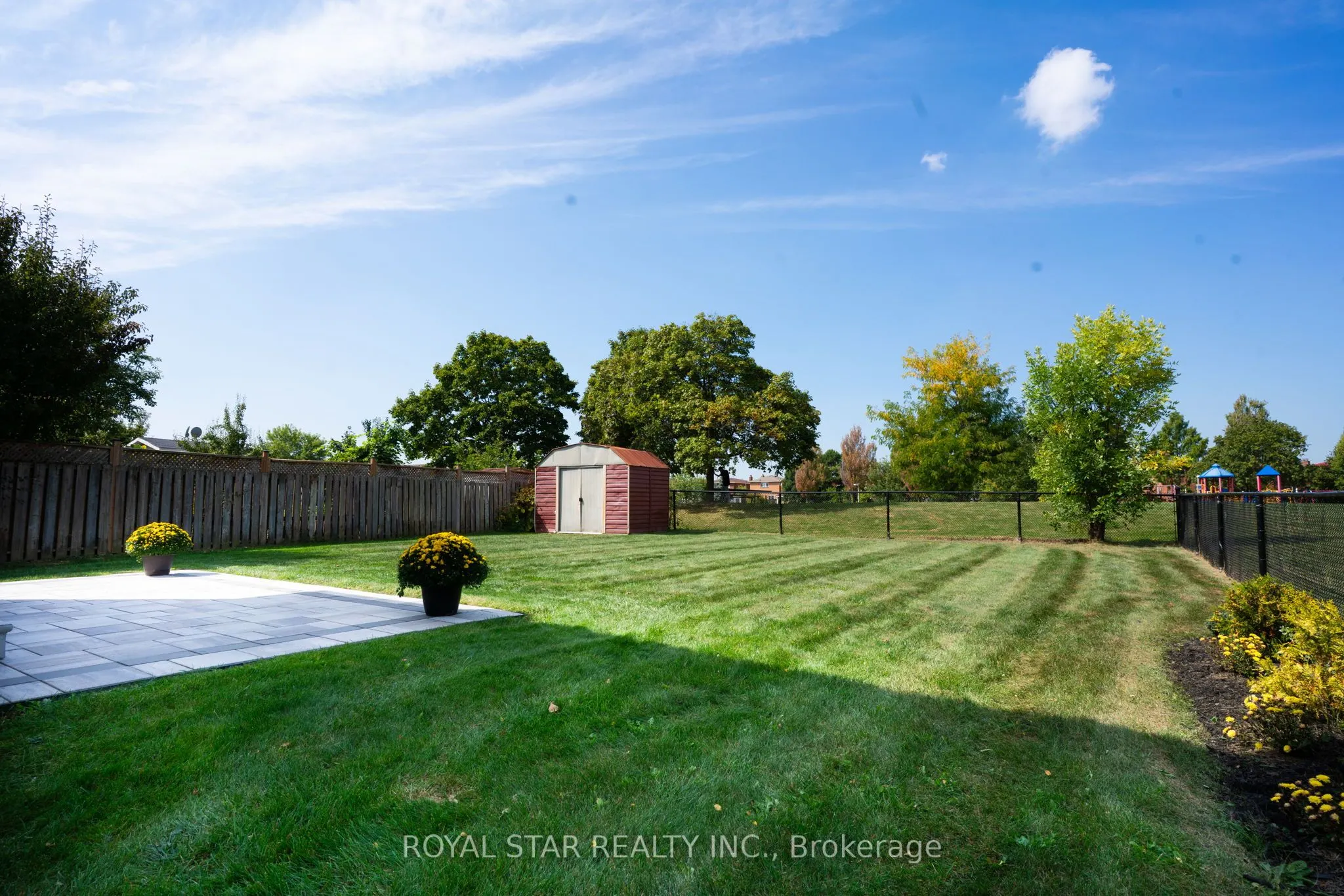 42 Kingknoll Drive