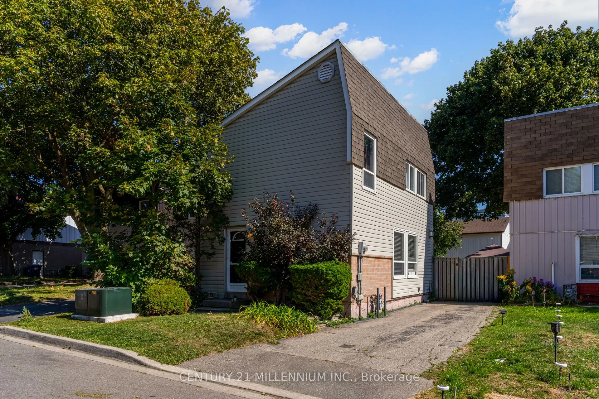 15 Hasting Square