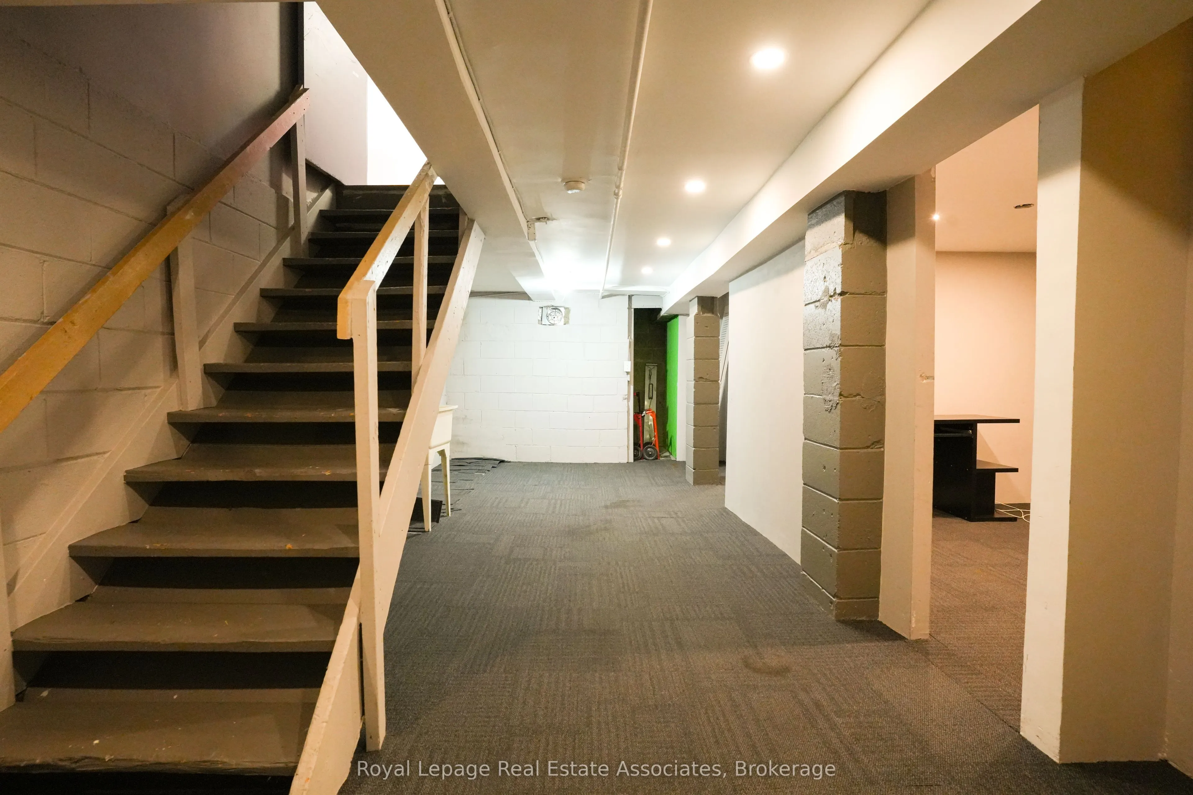 404 Royal York Road