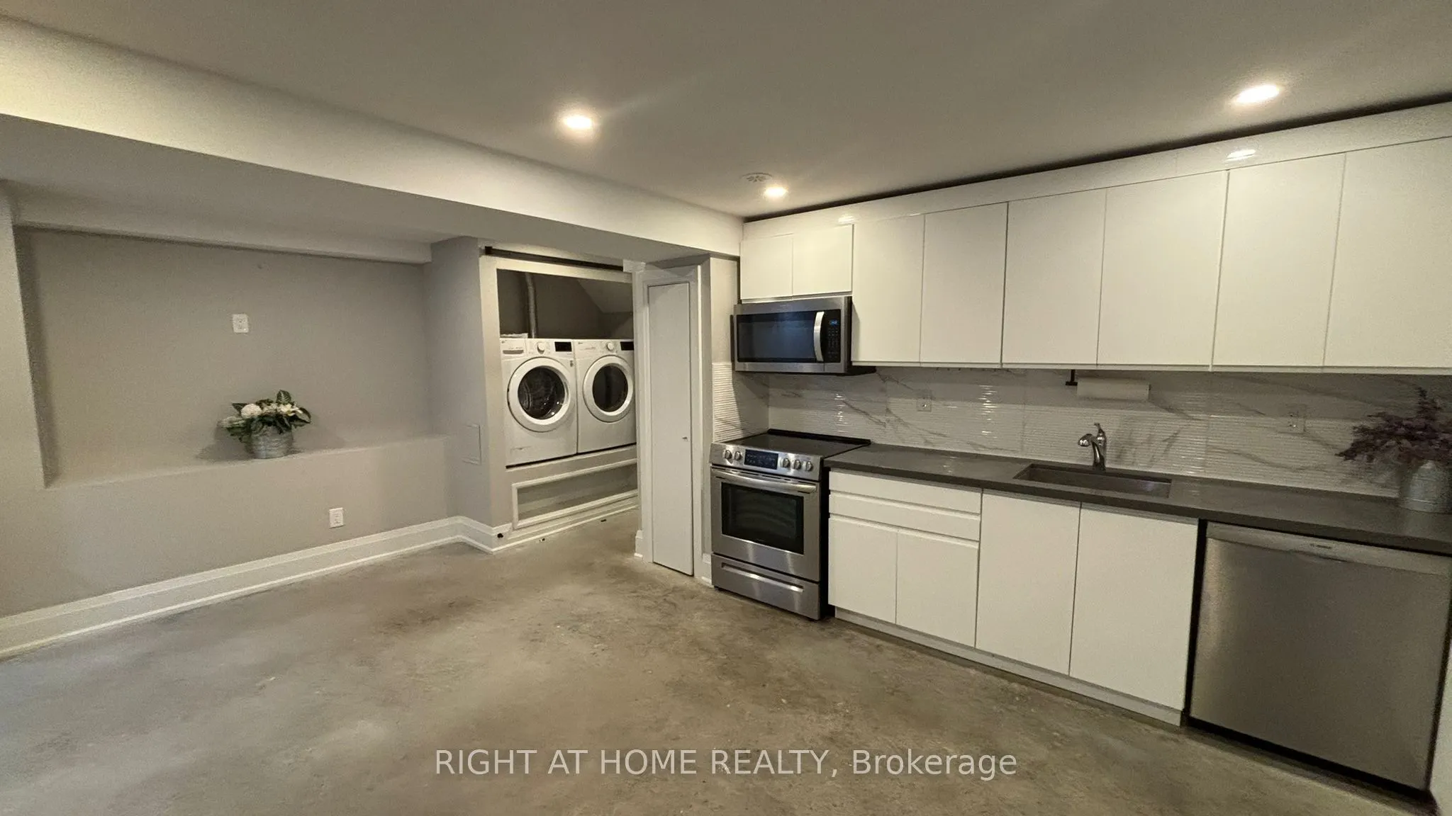 294 South Kingsway Road, #1