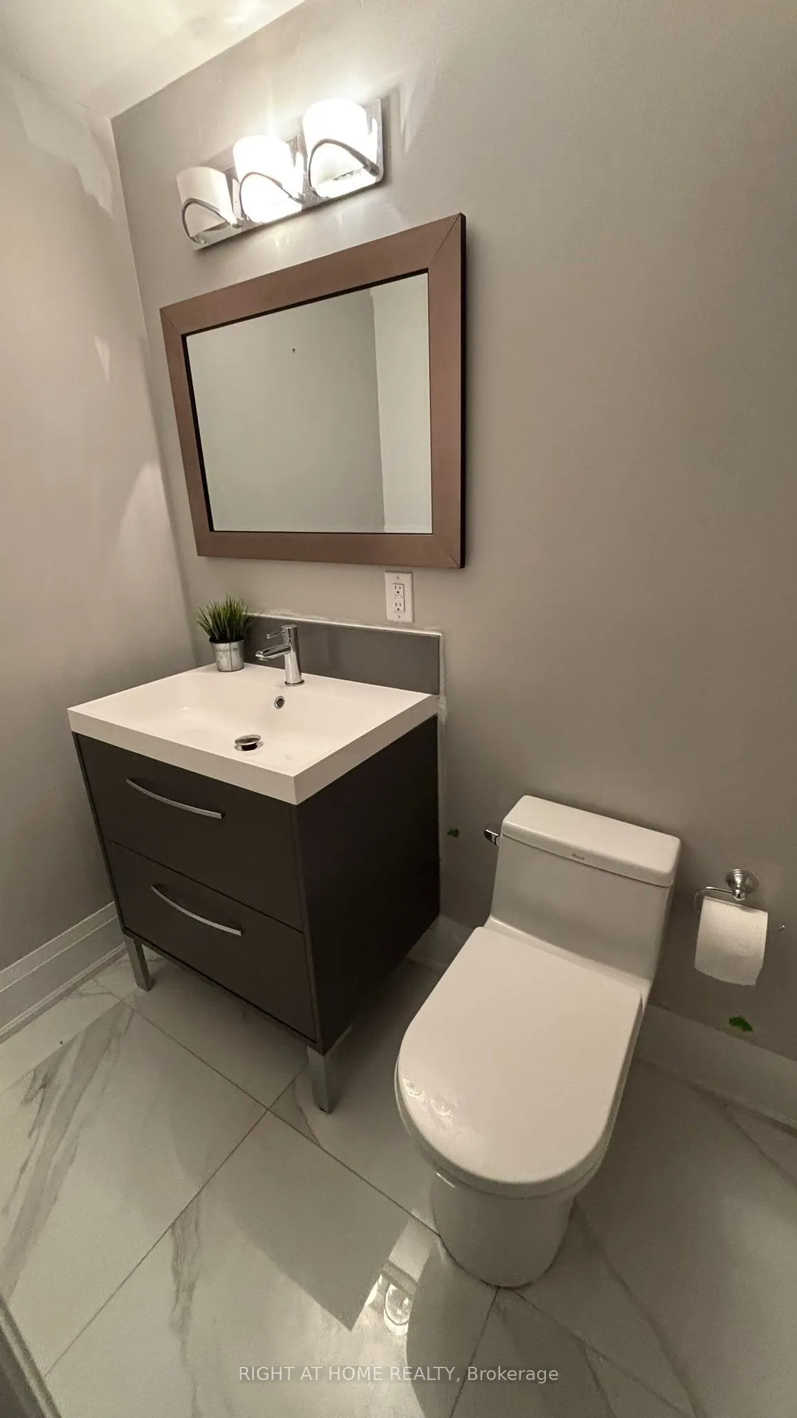 294 South Kingsway Road, #1