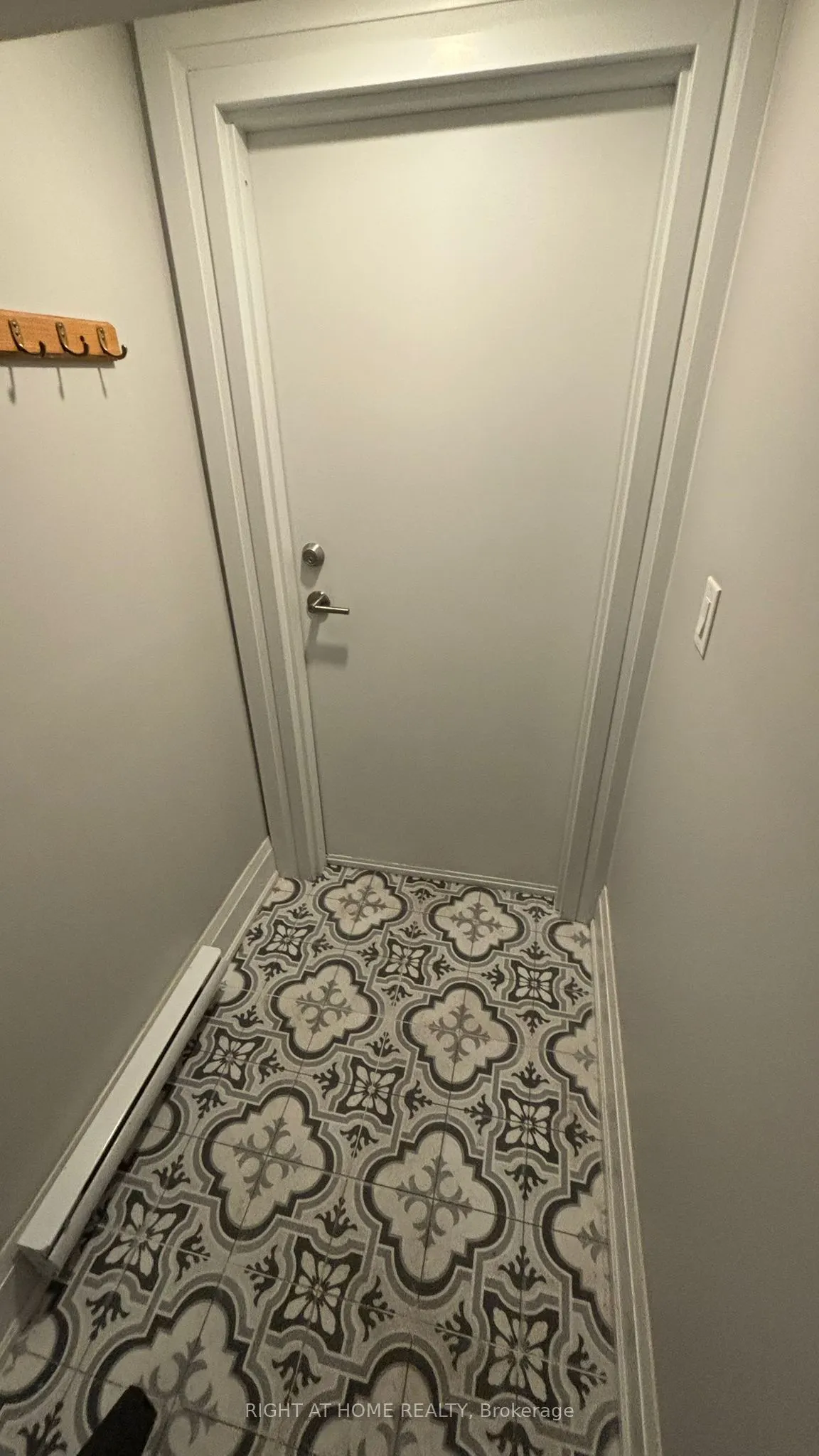 294 South Kingsway Road, #1