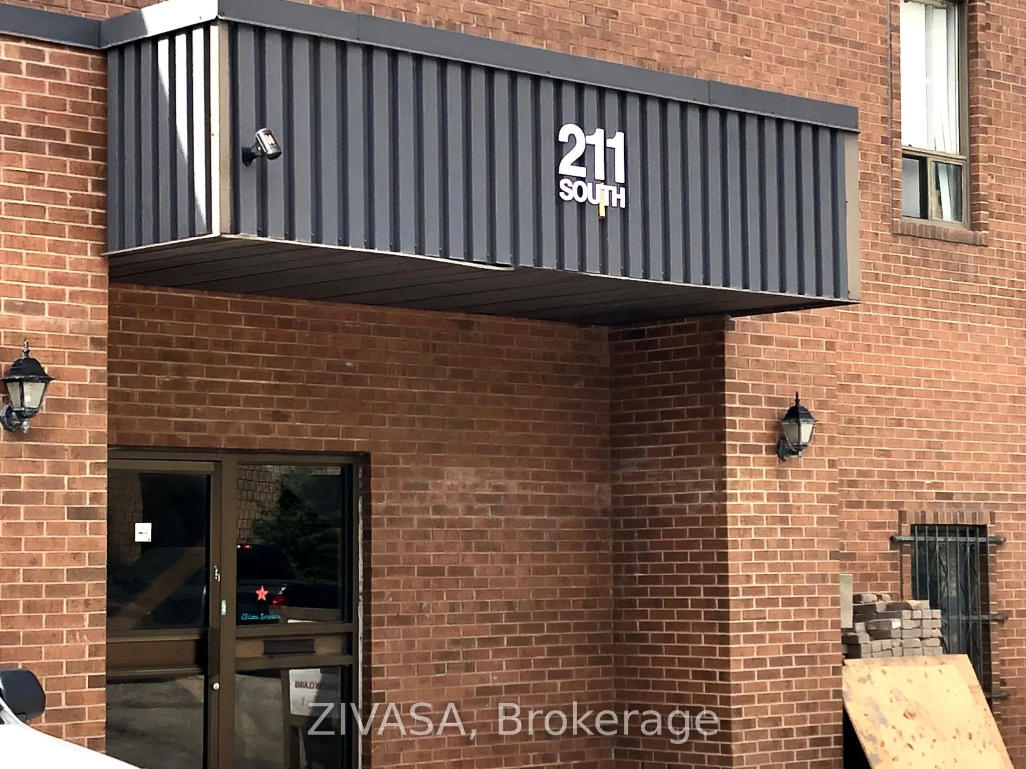211 Watline Avenue, #101
