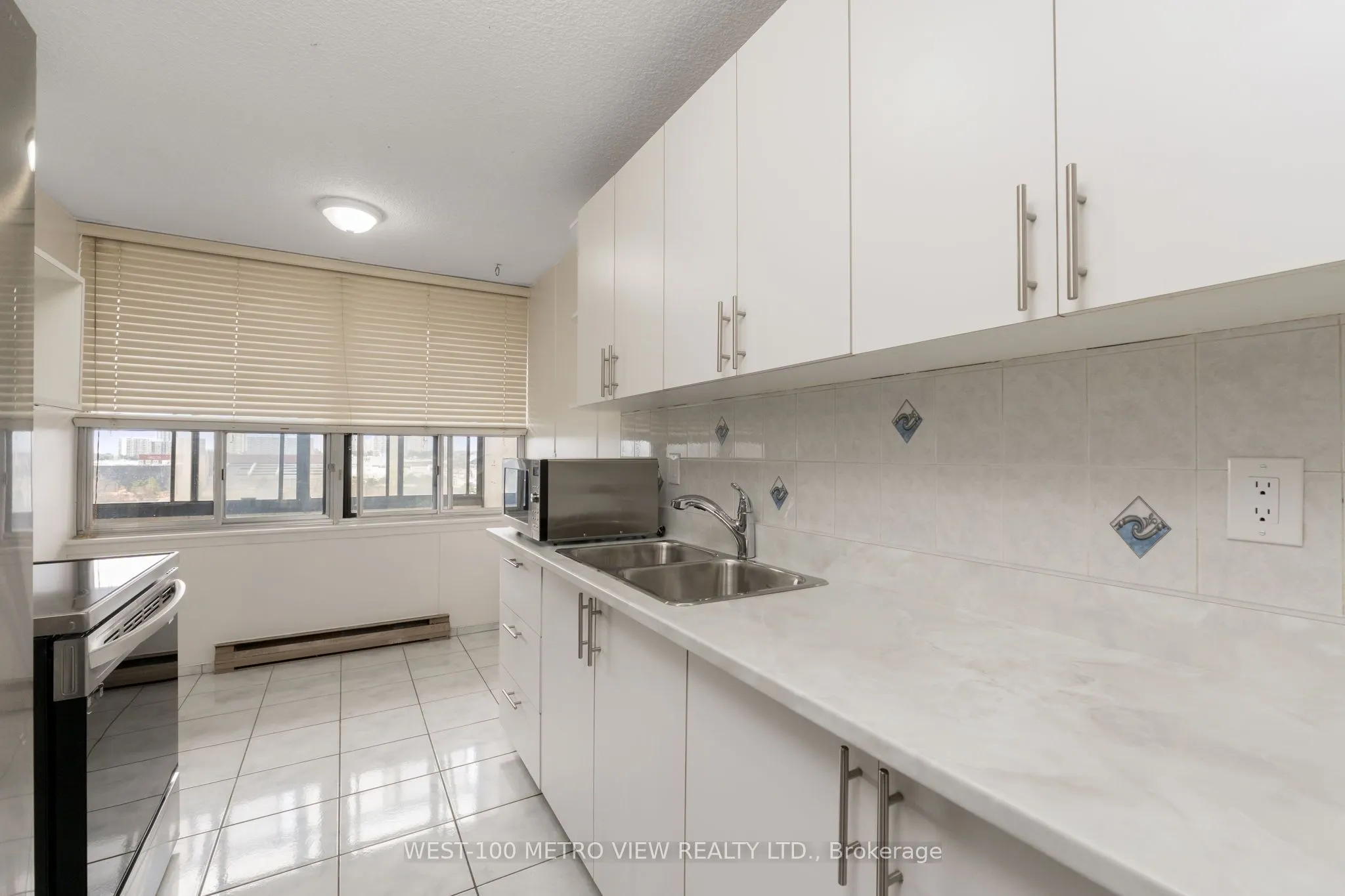 15 Kensington Road, #908