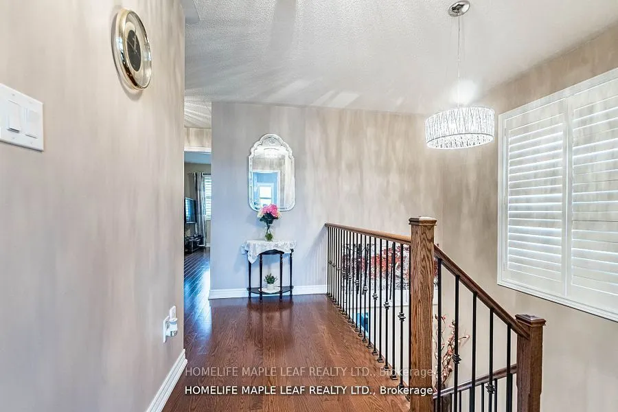 34 JOLANA Crescent