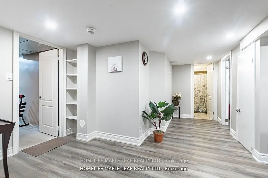 34 JOLANA Crescent