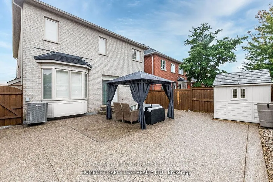34 JOLANA Crescent