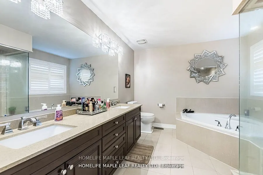 34 JOLANA Crescent