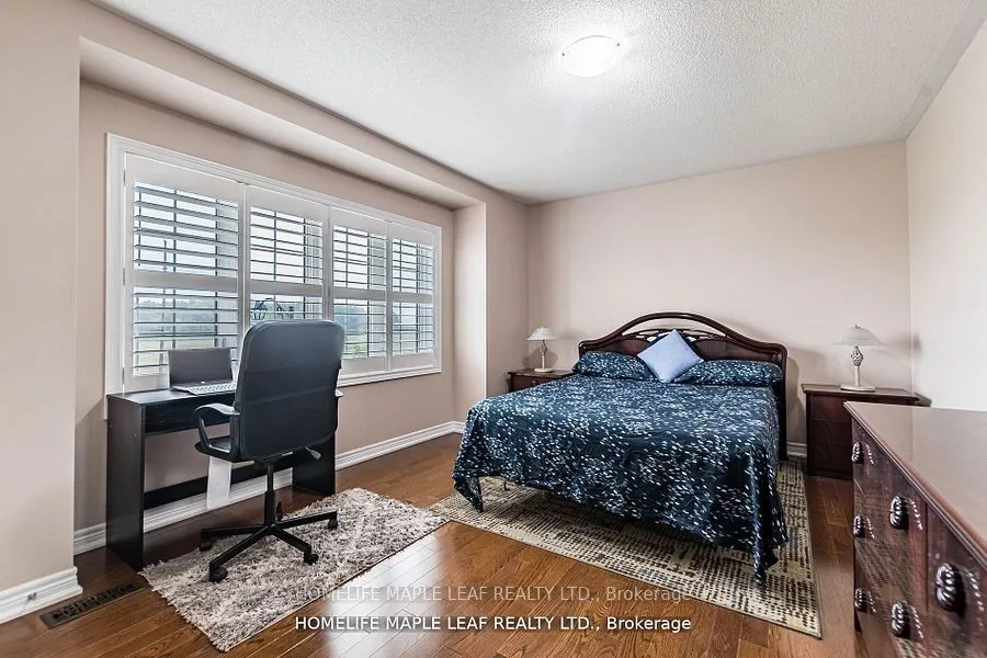 34 JOLANA Crescent
