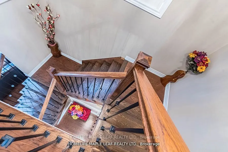 34 JOLANA Crescent