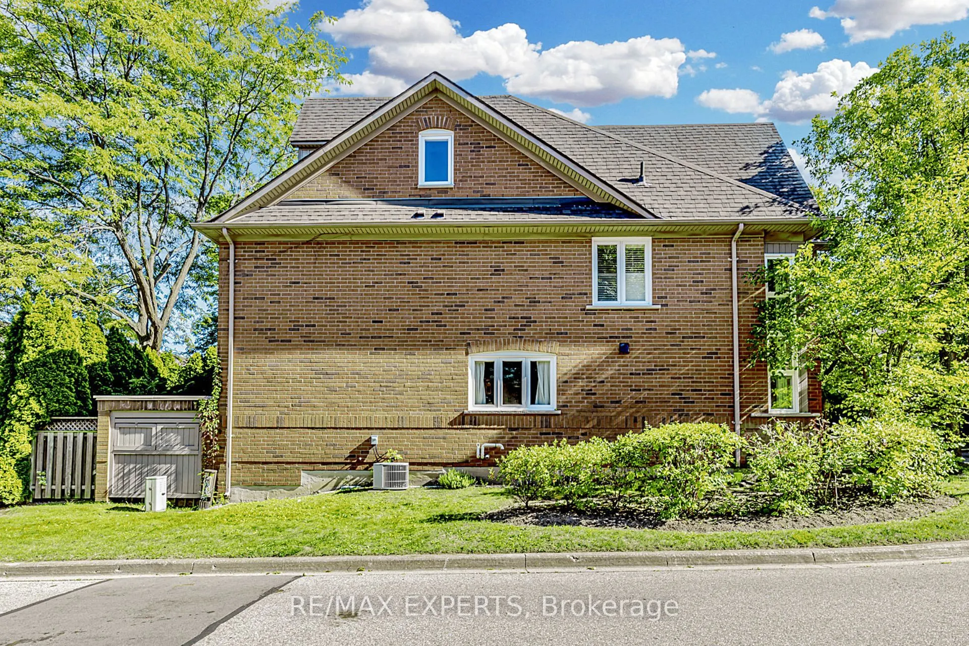 1084 Queen Street W, #17B