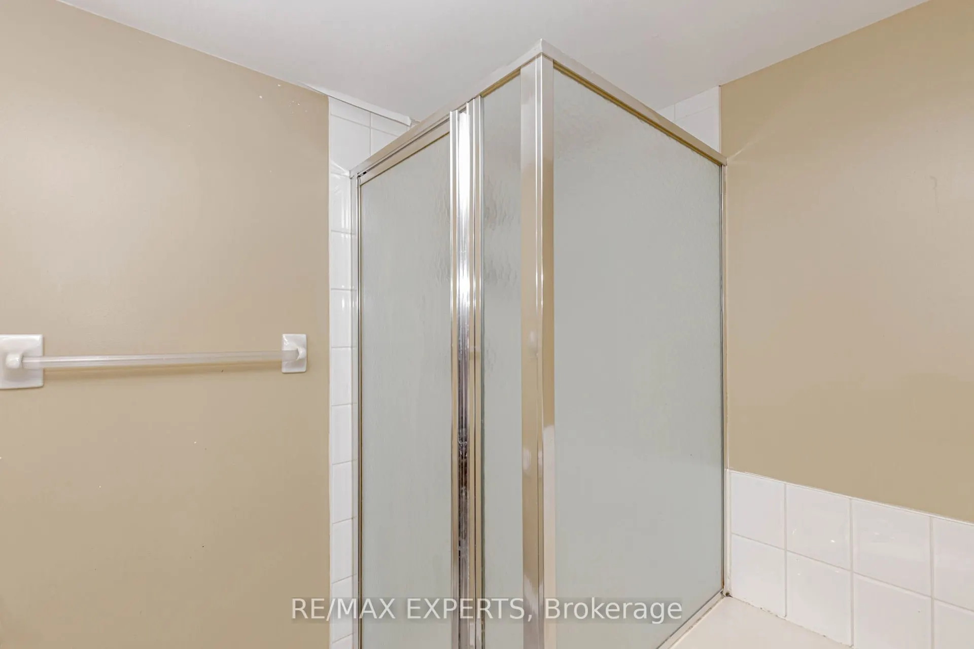 1084 Queen Street W, #17B