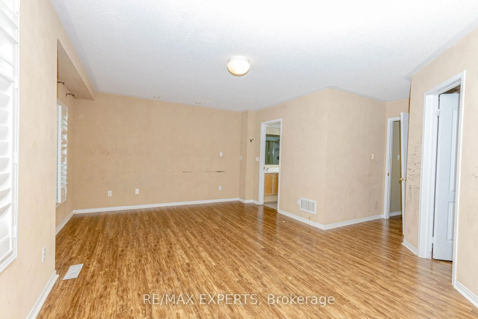 1084 Queen Street W, #17B
