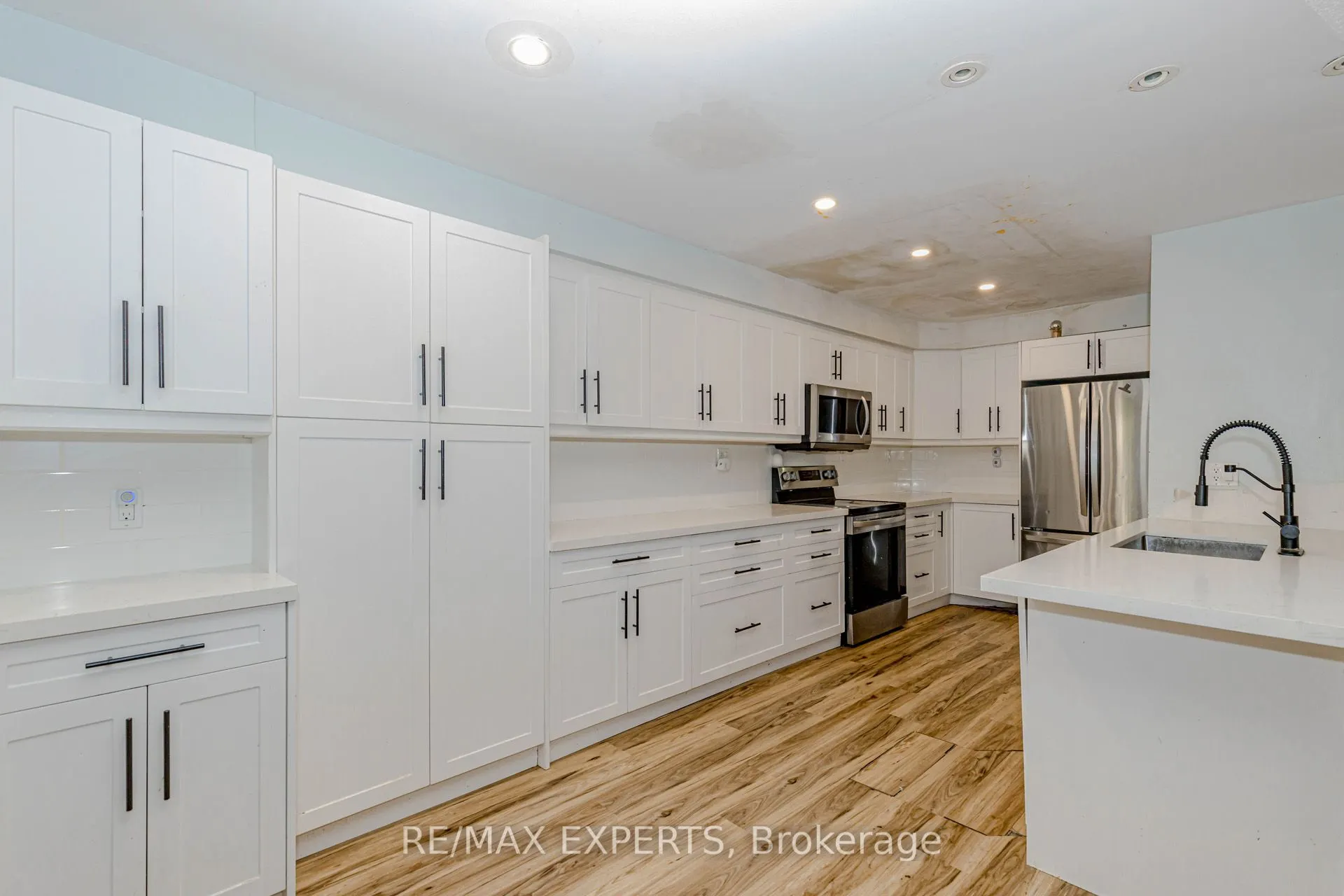 1084 Queen Street W, #17B