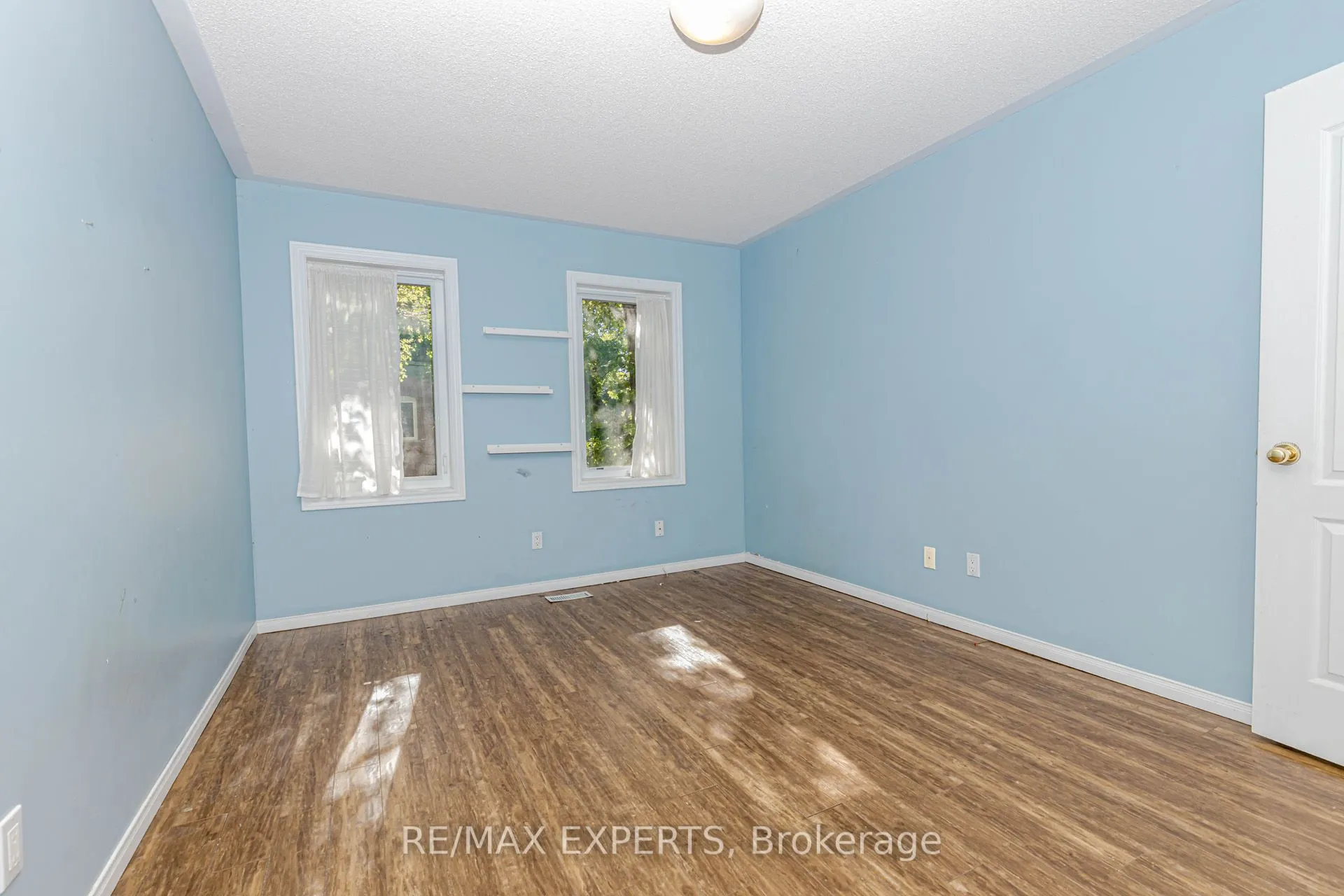 1084 Queen Street W, #17B