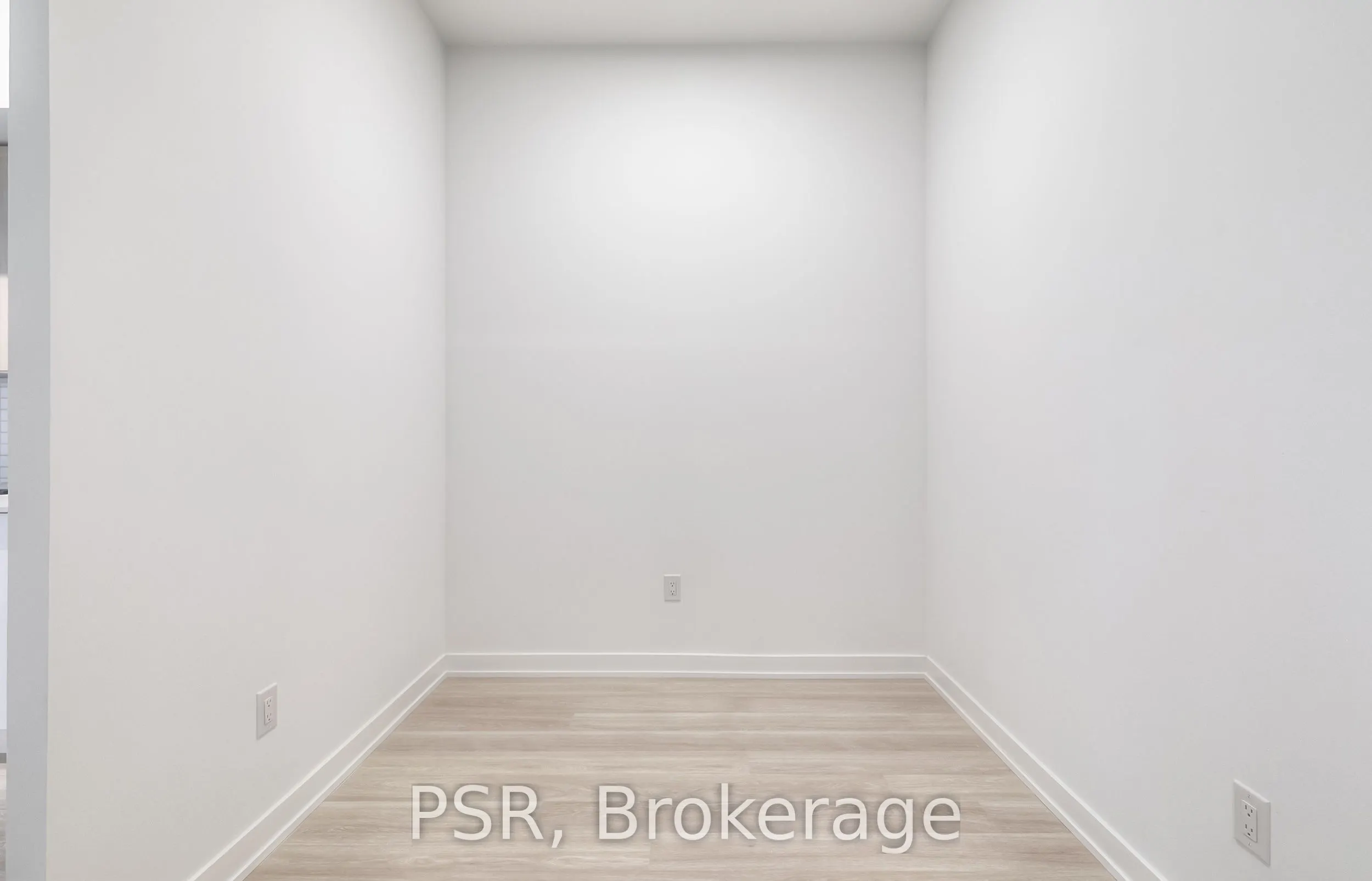 5101 Hurontario Street, #204