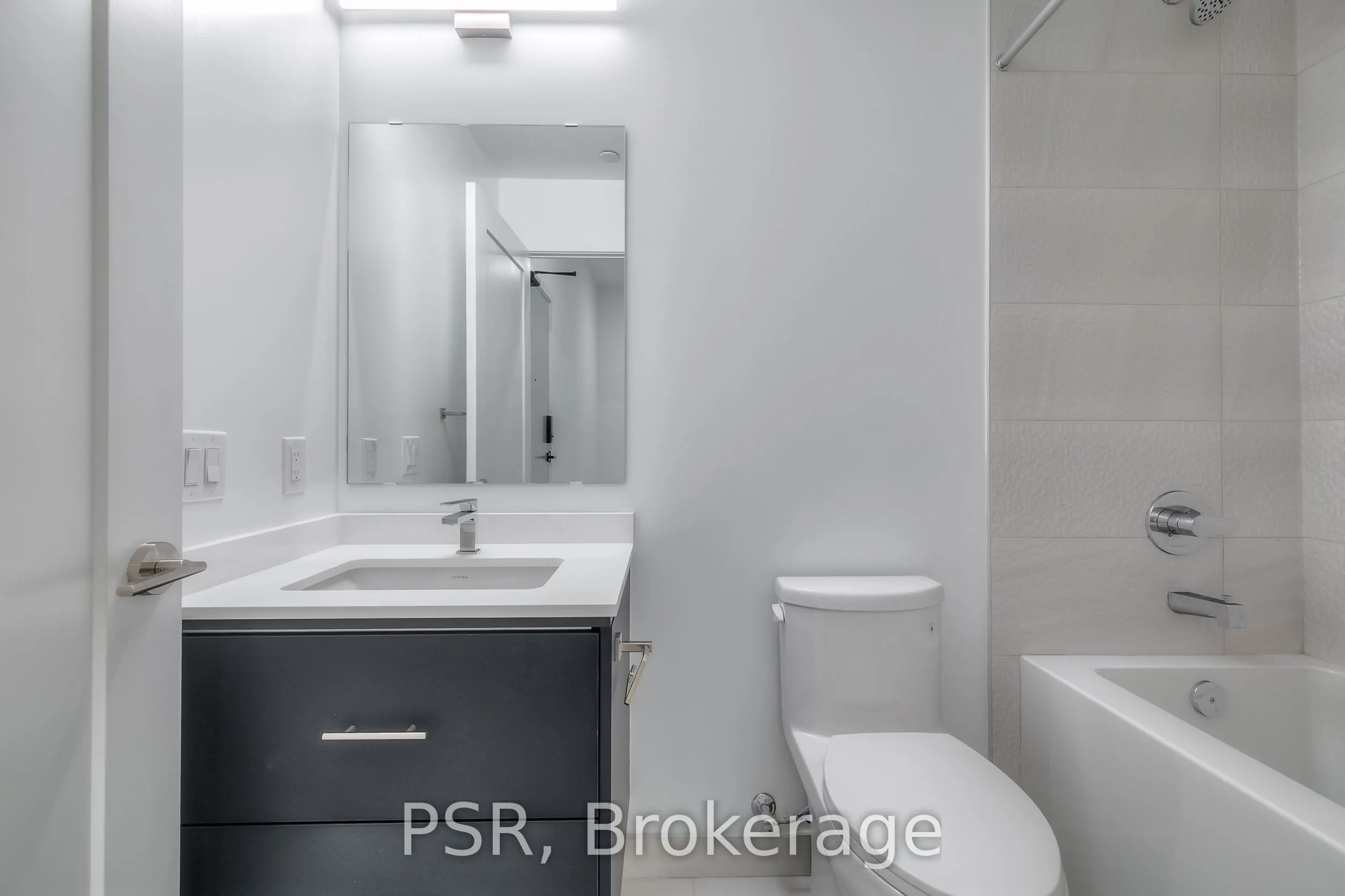 5101 Hurontario Street, #204