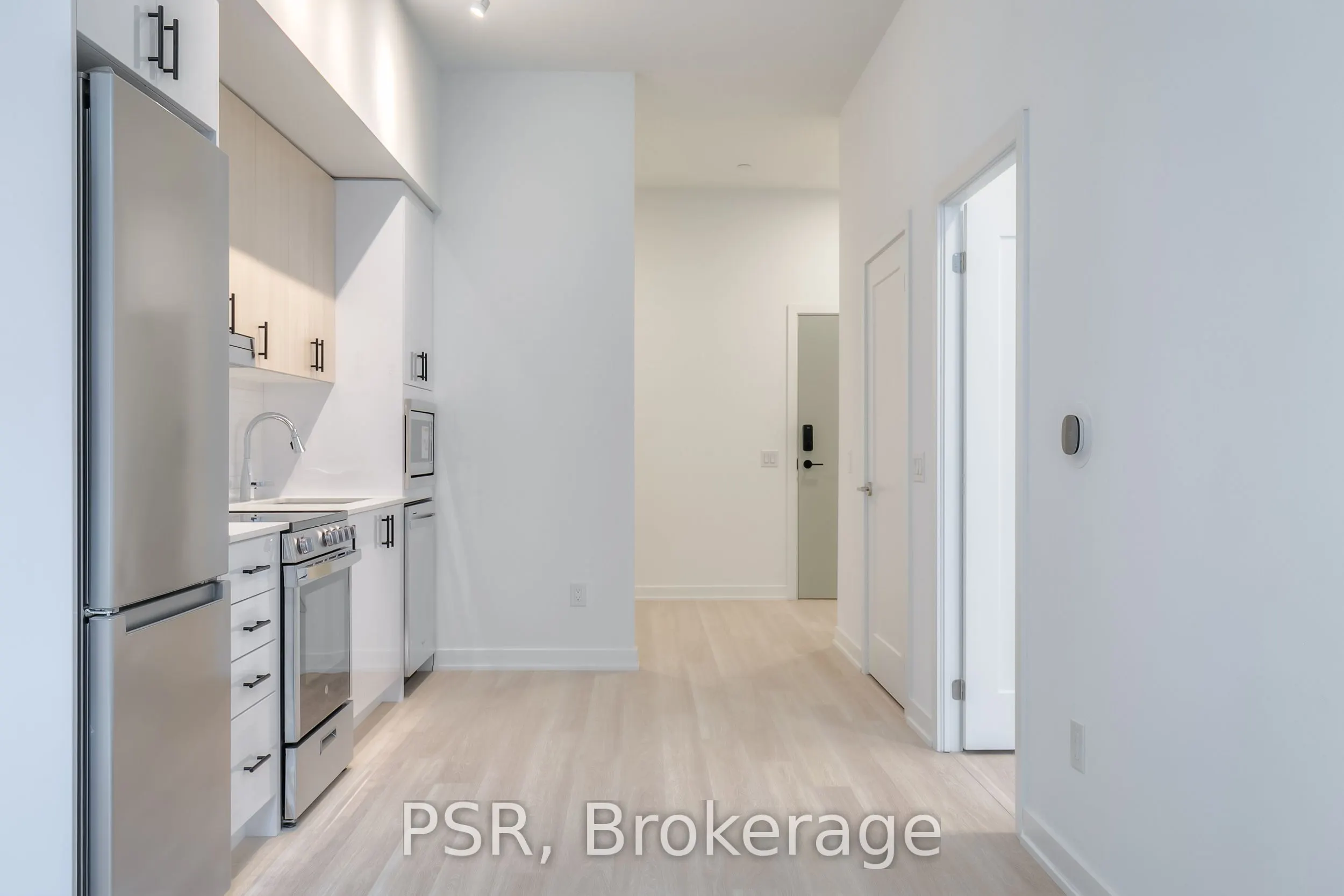 5101 Hurontario Street, #204