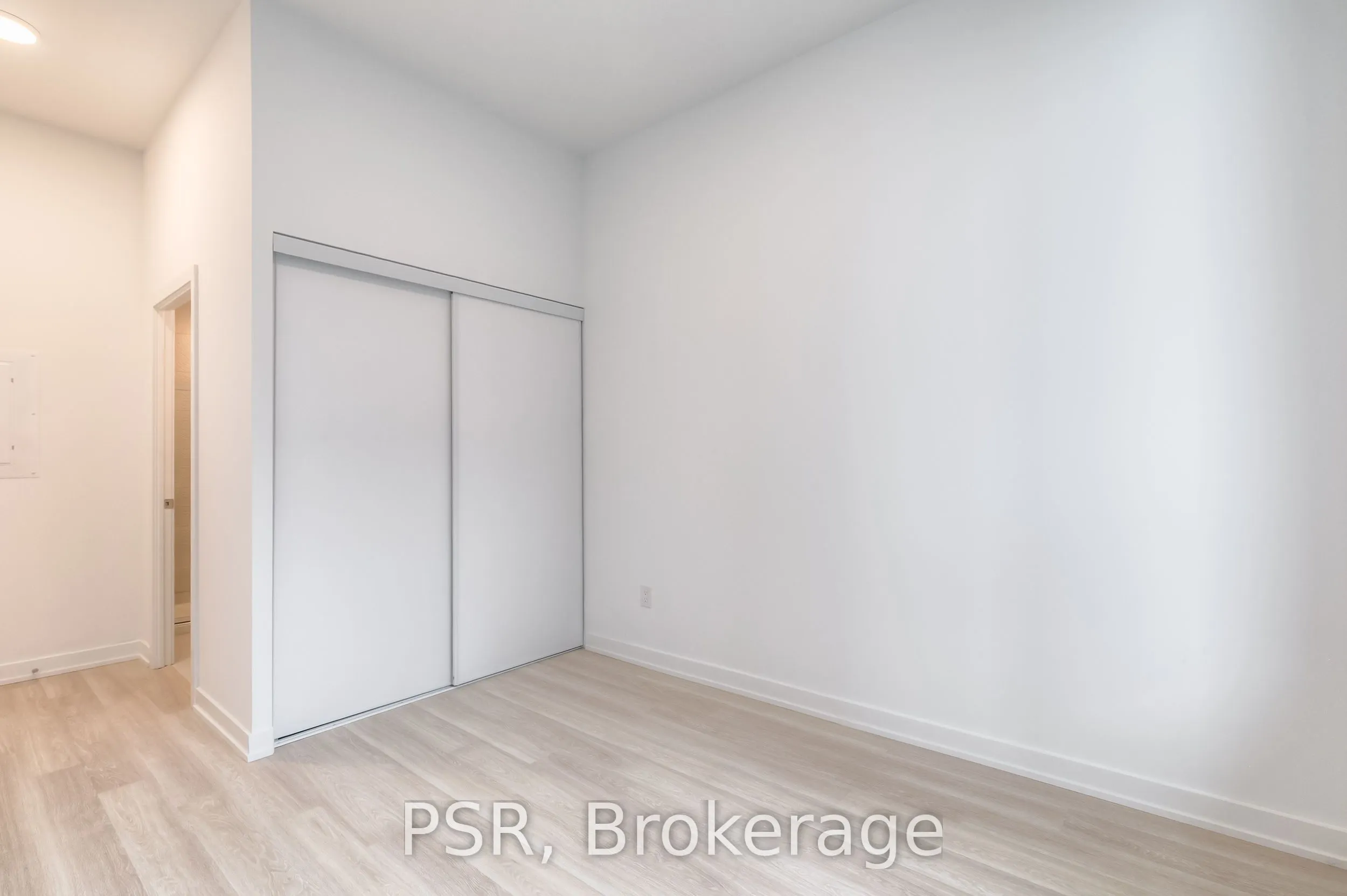 5101 Hurontario Street, #204