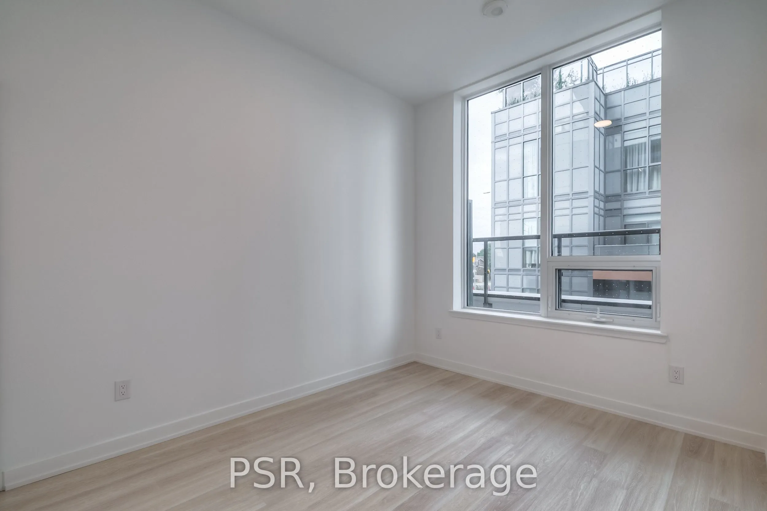 5101 Hurontario Street, #204