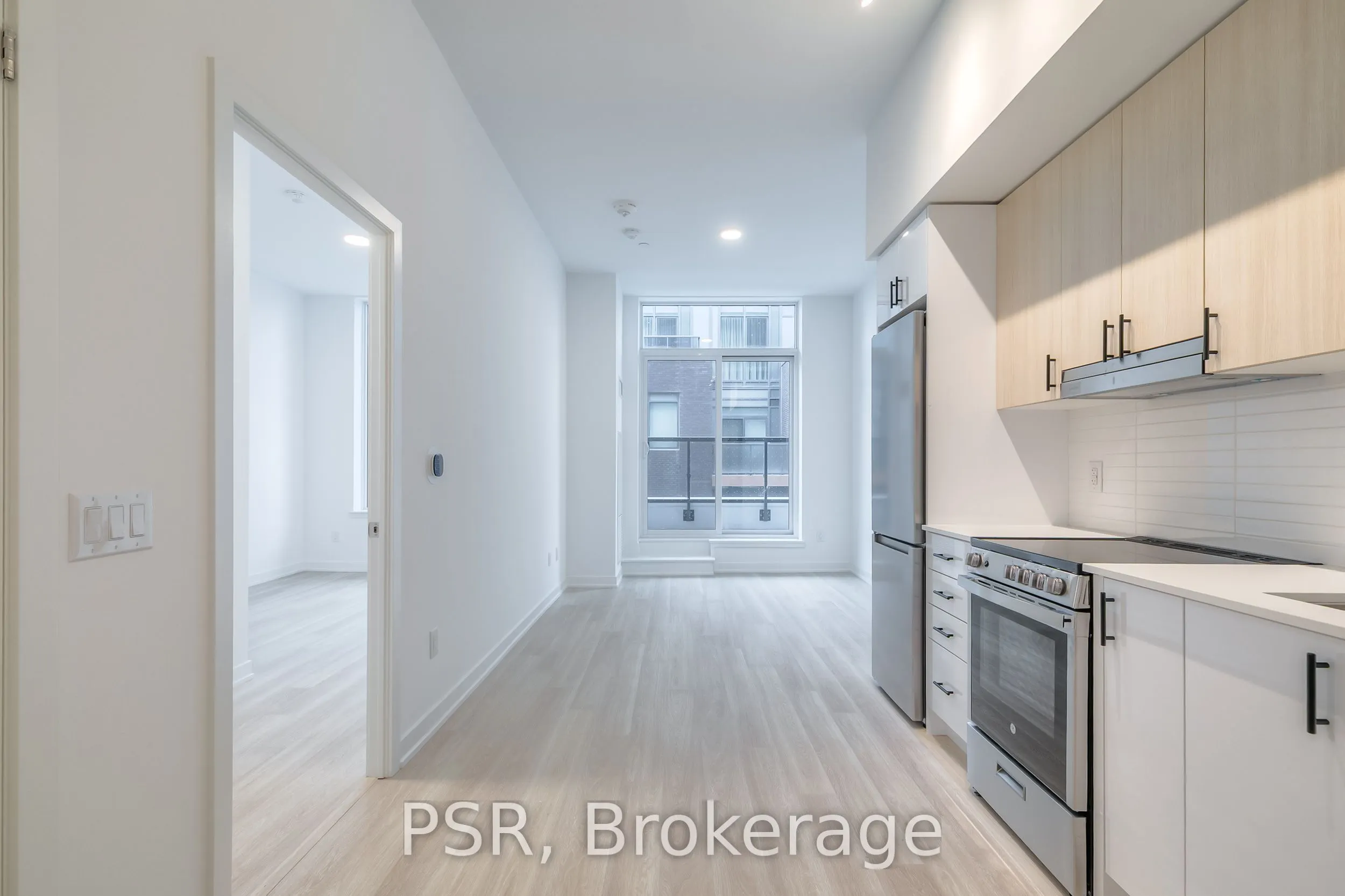 5101 Hurontario Street, #204