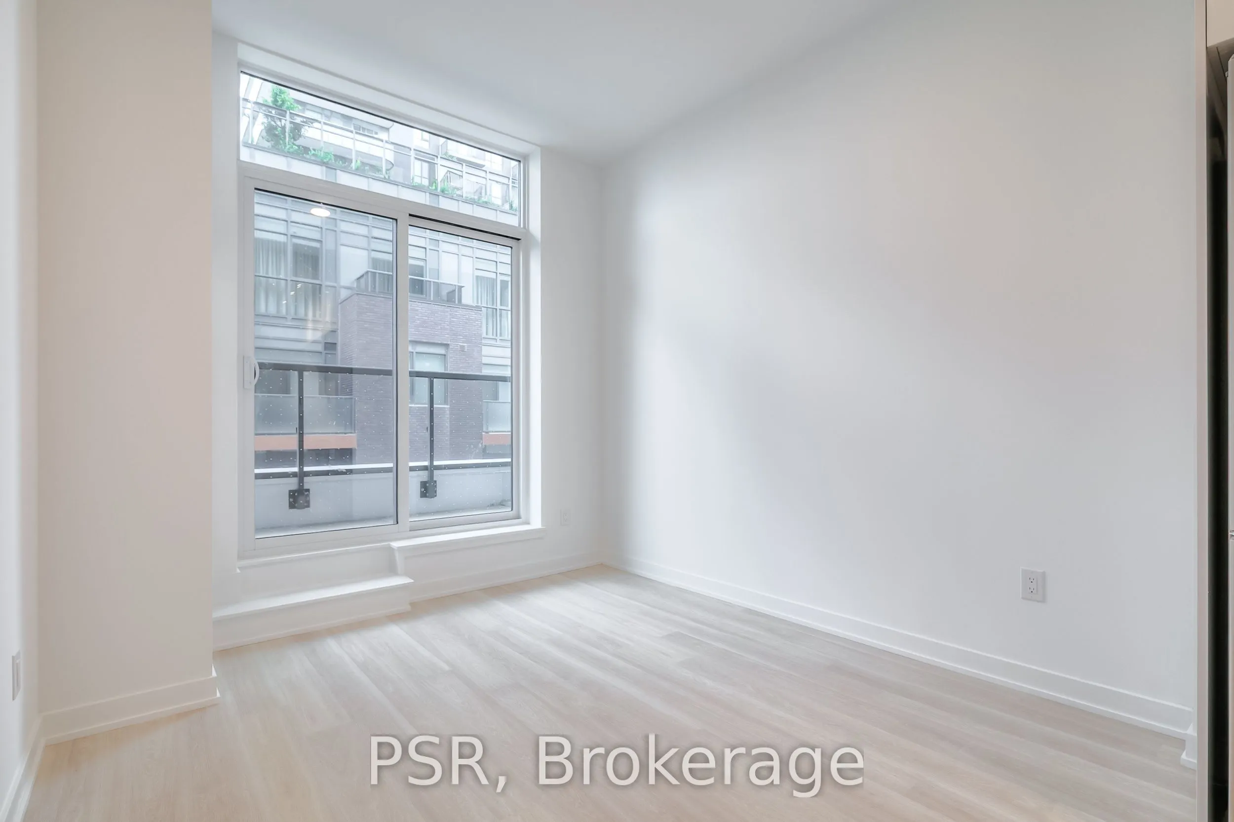 5101 Hurontario Street, #204