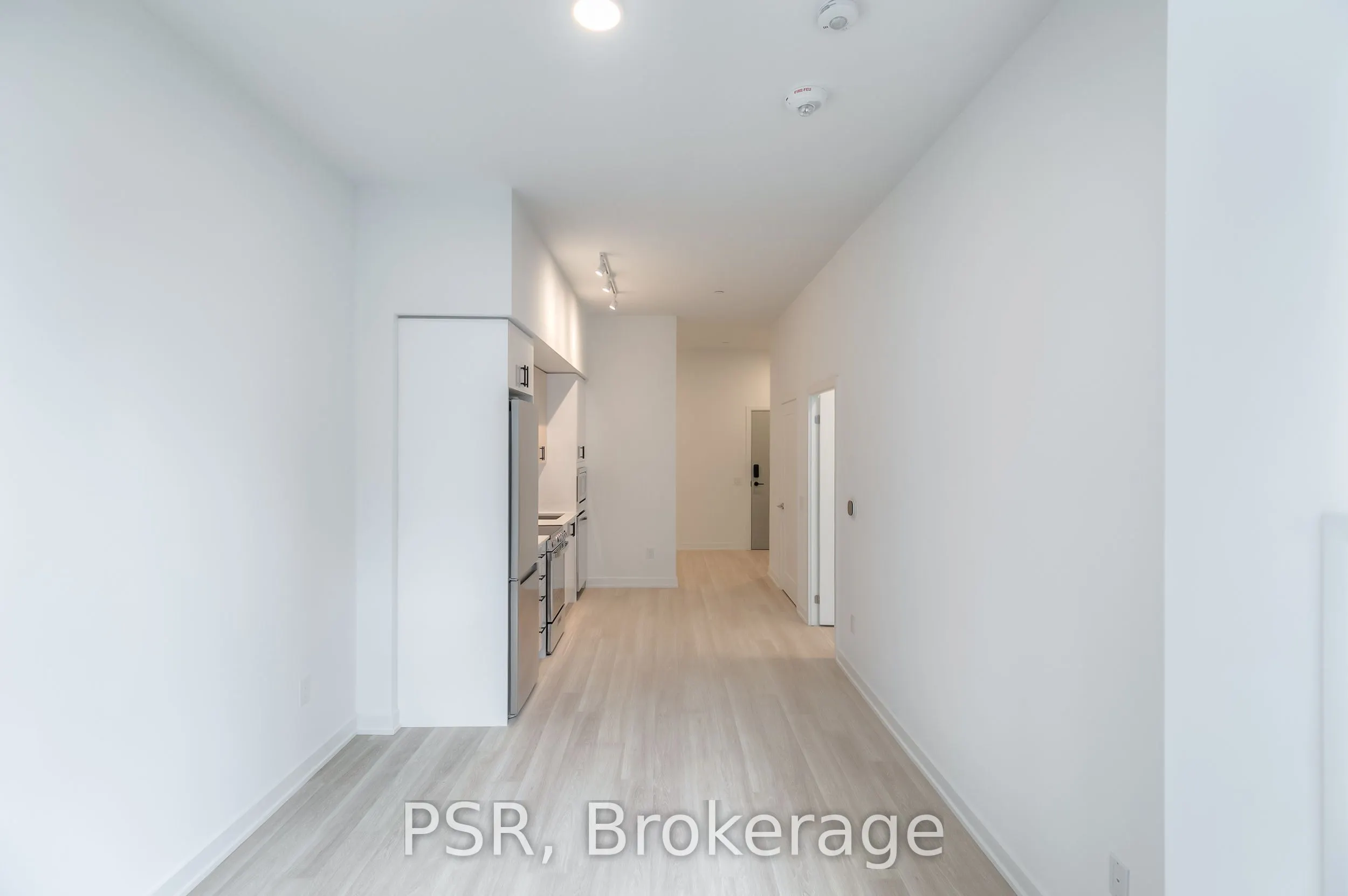 5101 Hurontario Street, #204