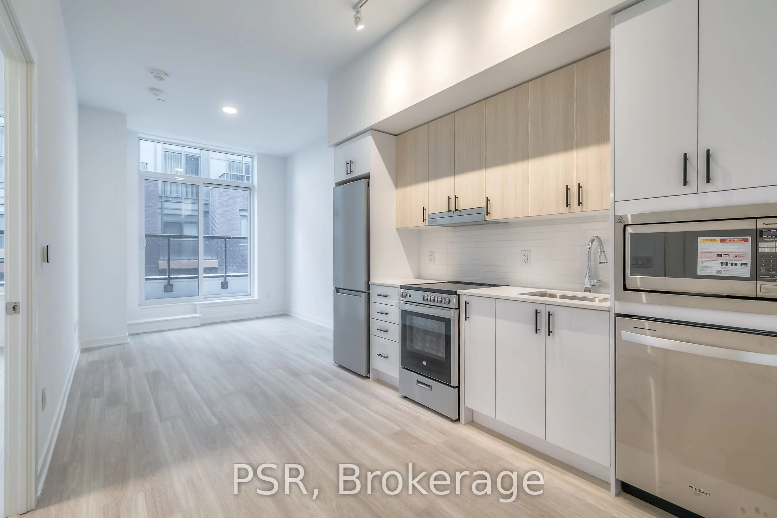 5101 Hurontario Street, #204
