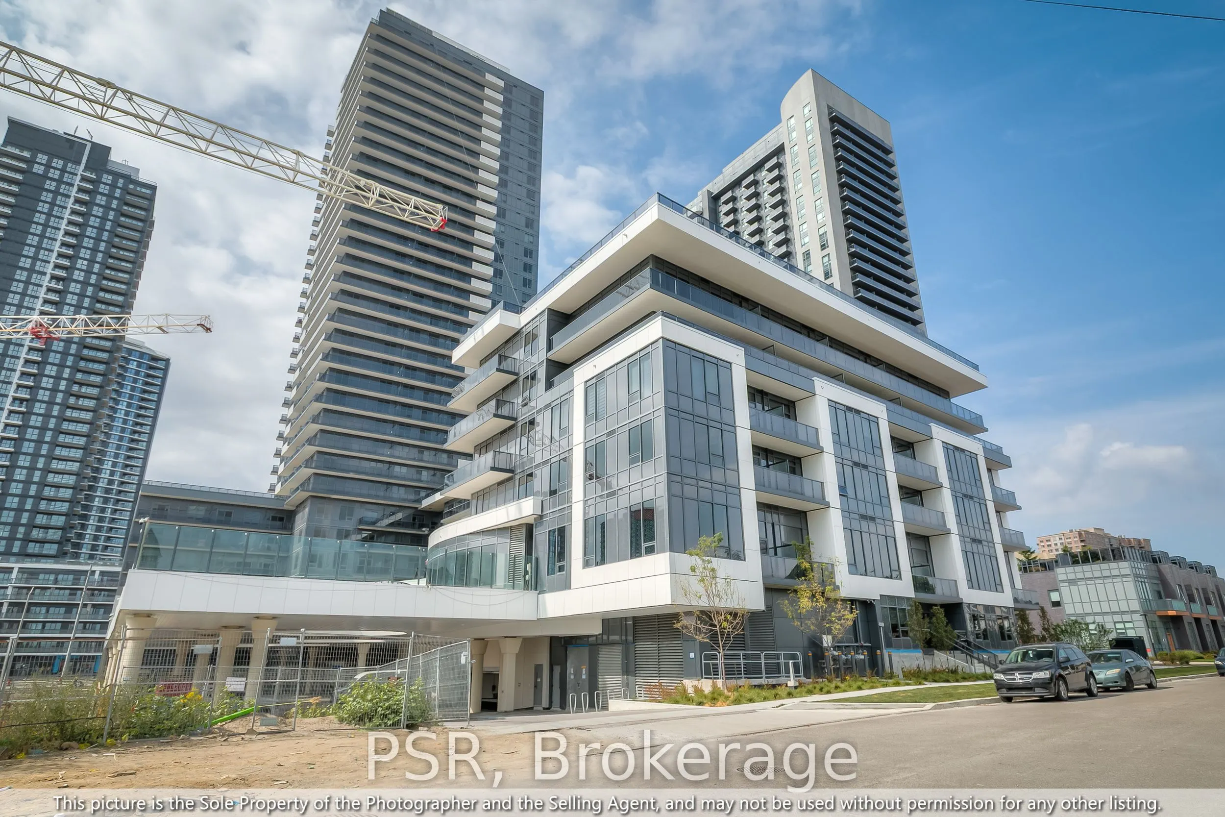 5101 Hurontario Street, #204