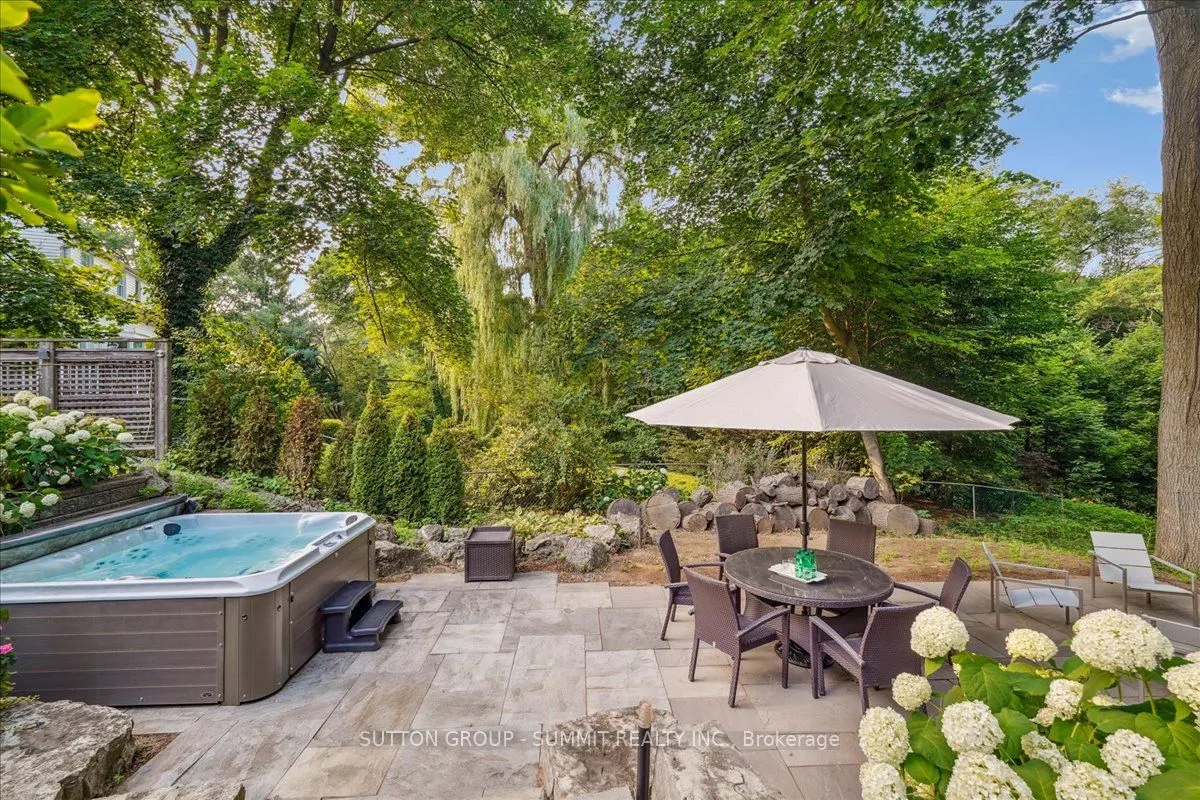 1100 Cedar Grove Boulevard