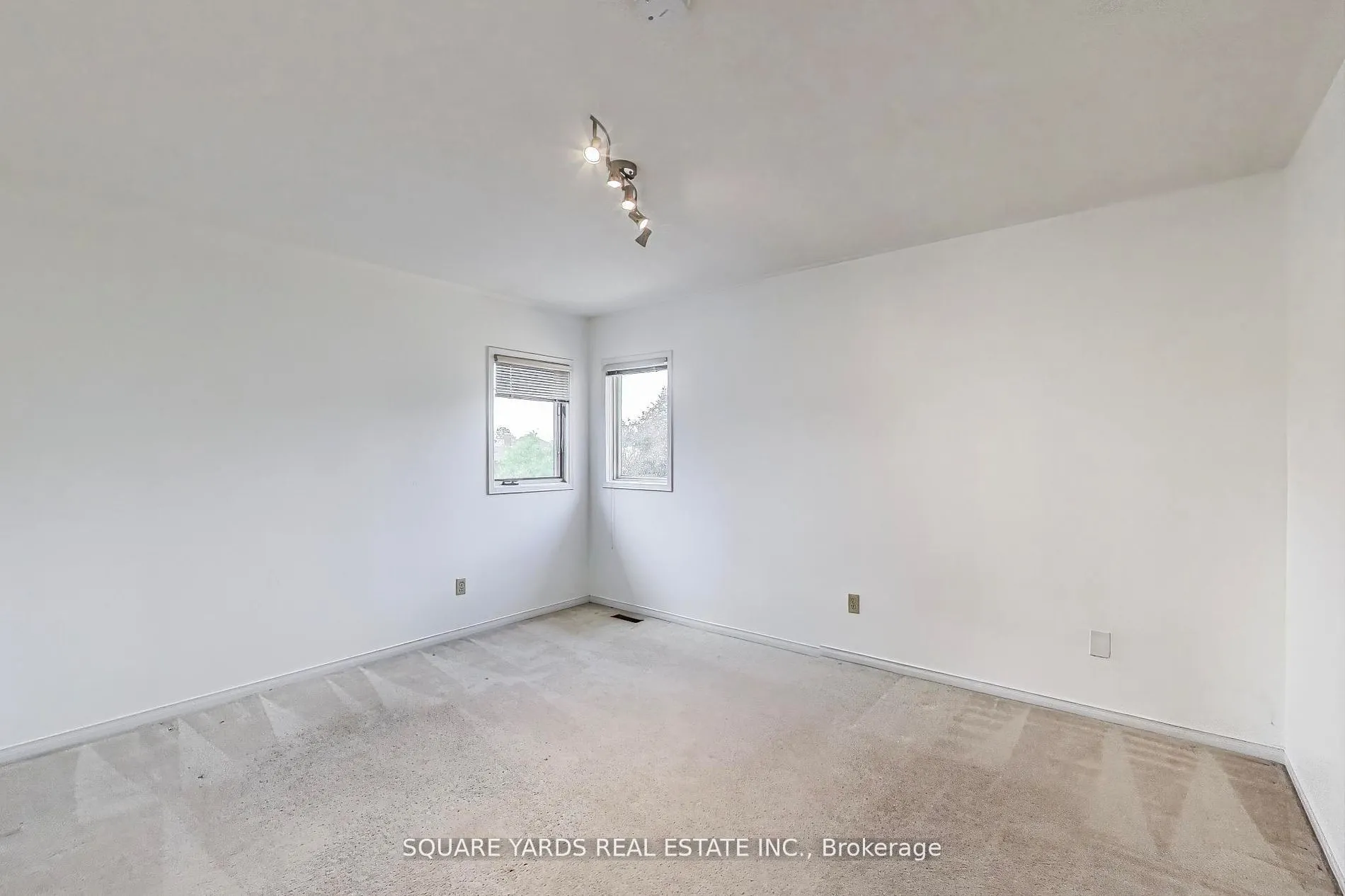 59 Adirondack Crescent