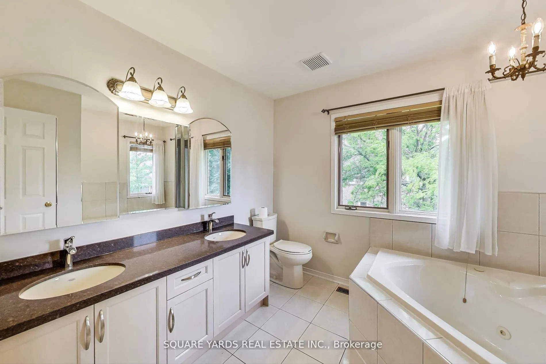 59 Adirondack Crescent