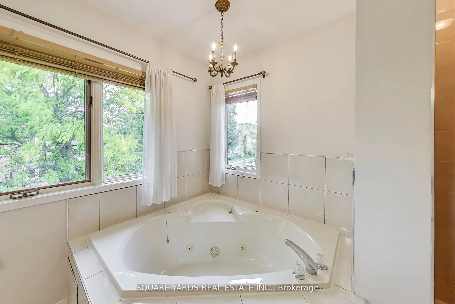 59 Adirondack Crescent