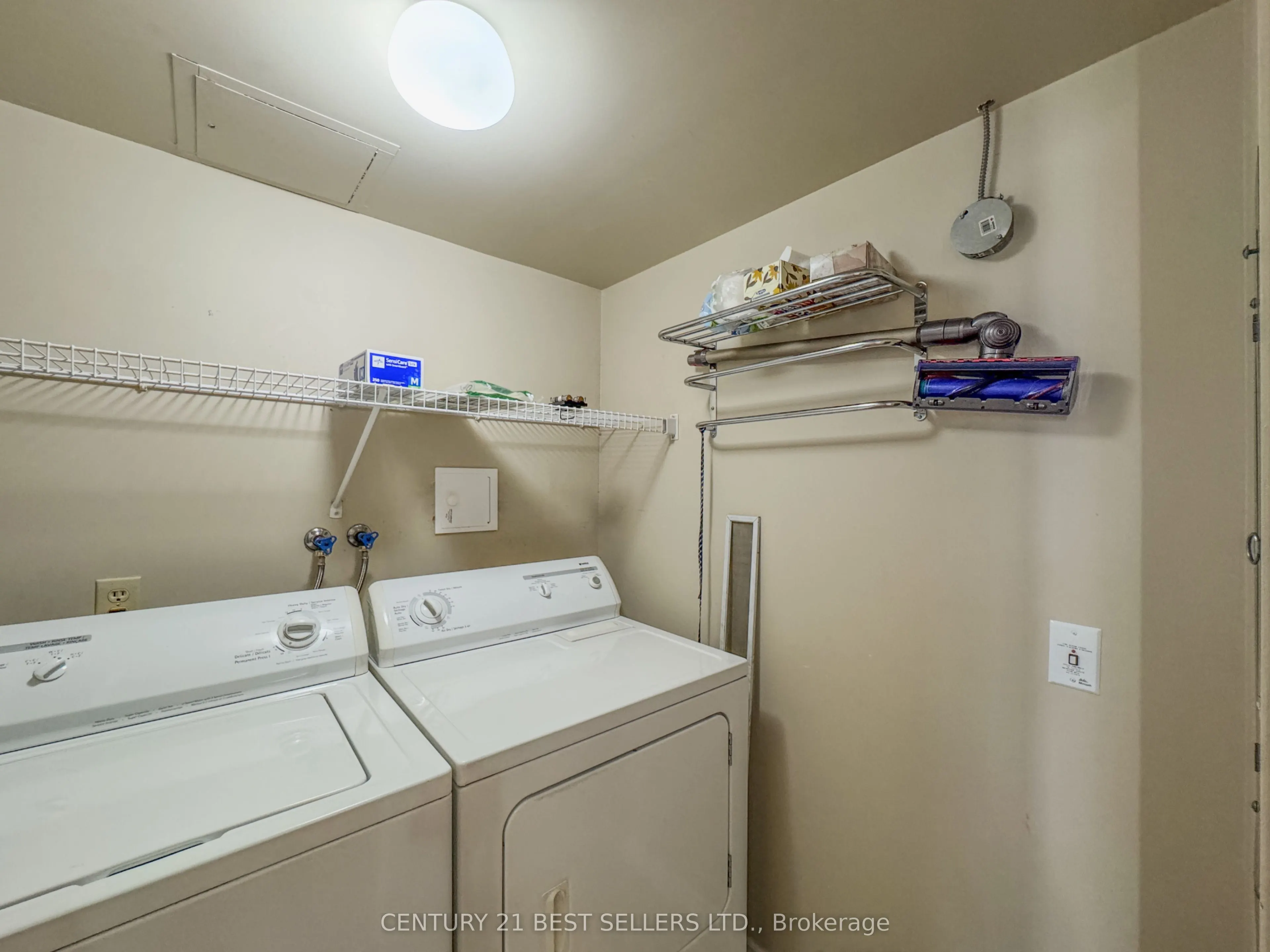 3650 Kaneff Crescent, #1803