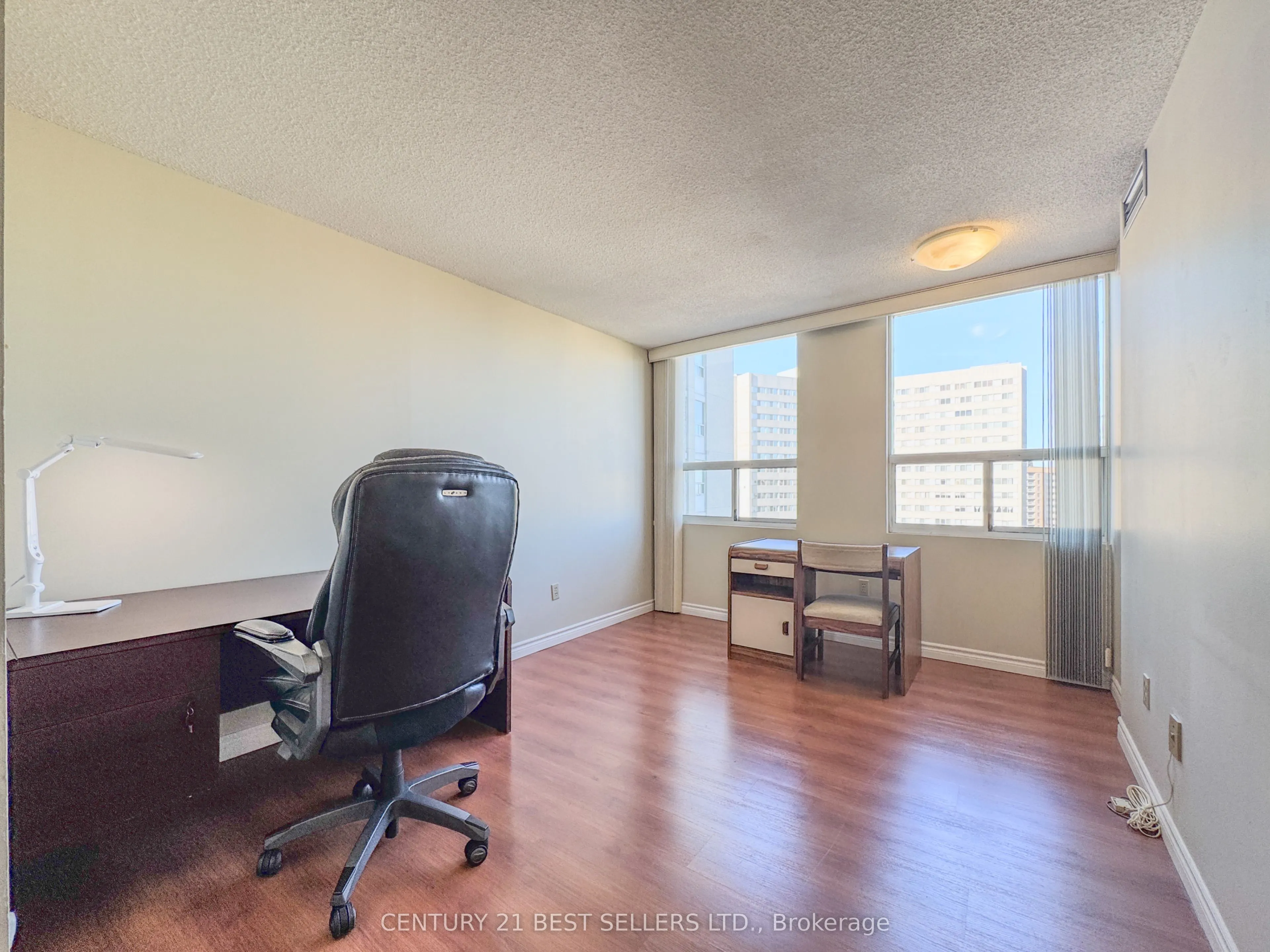 3650 Kaneff Crescent, #1803