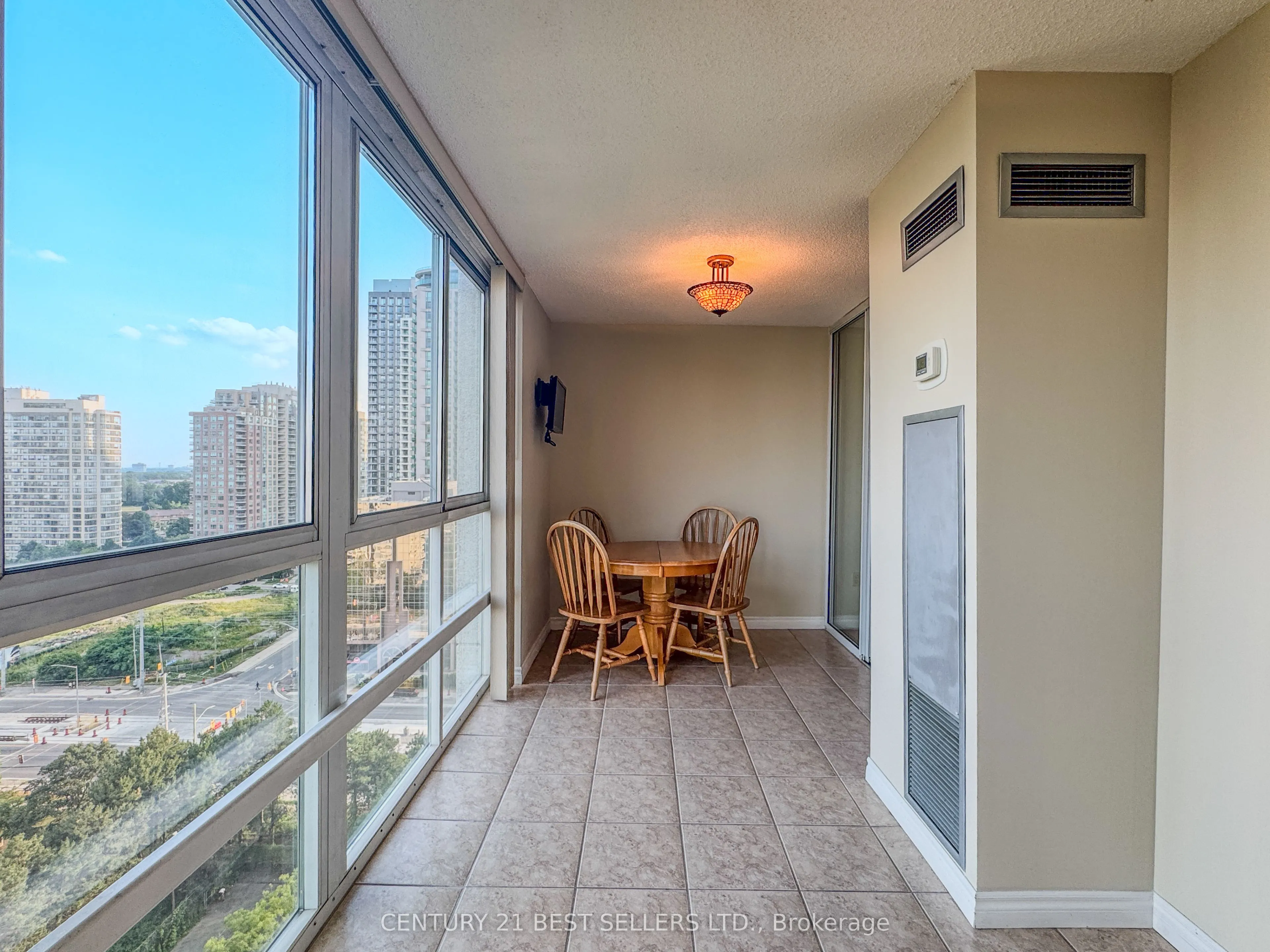 3650 Kaneff Crescent, #1803