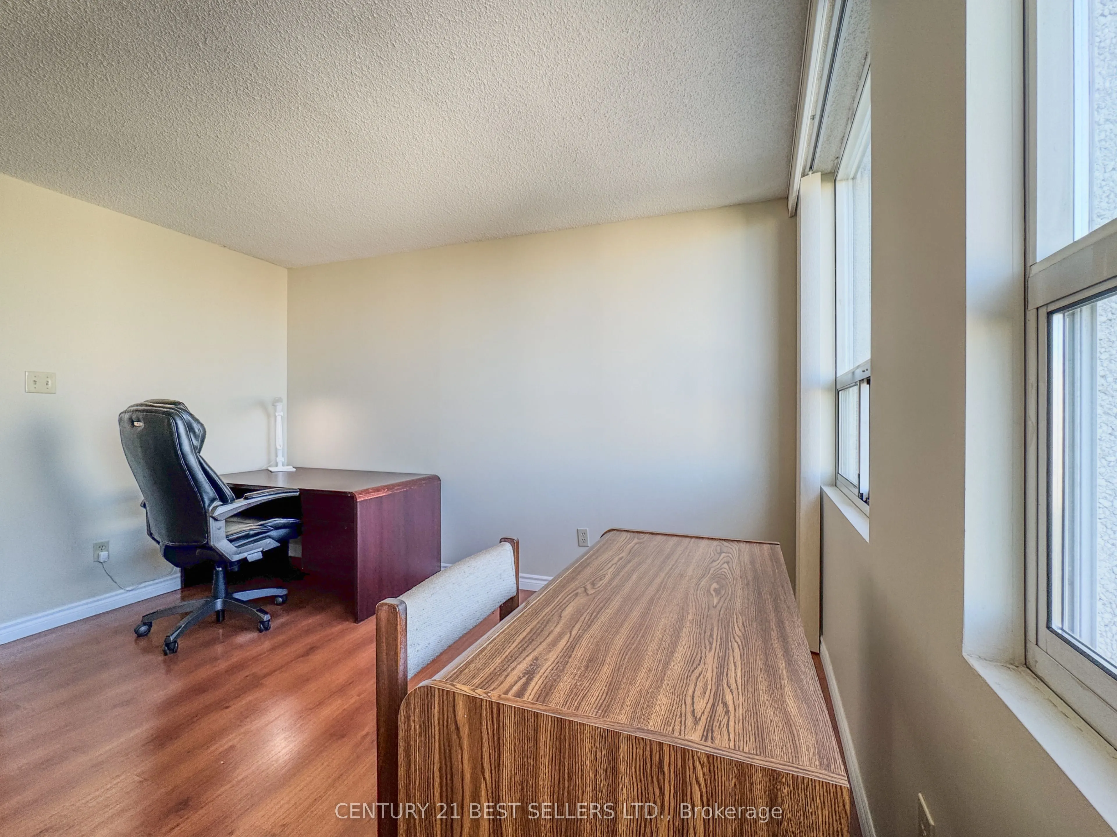 3650 Kaneff Crescent, #1803