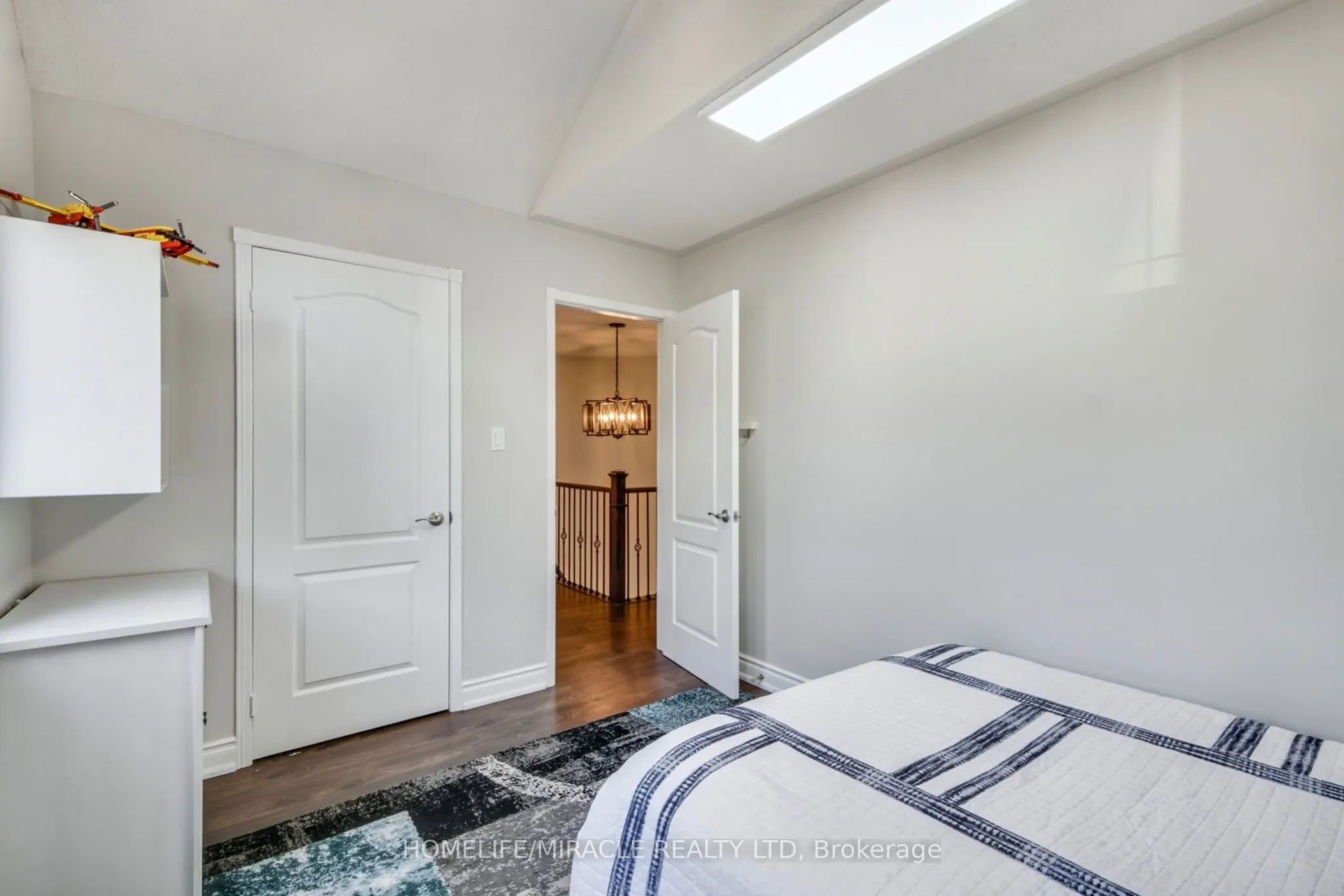 373 Turnberry Crescent