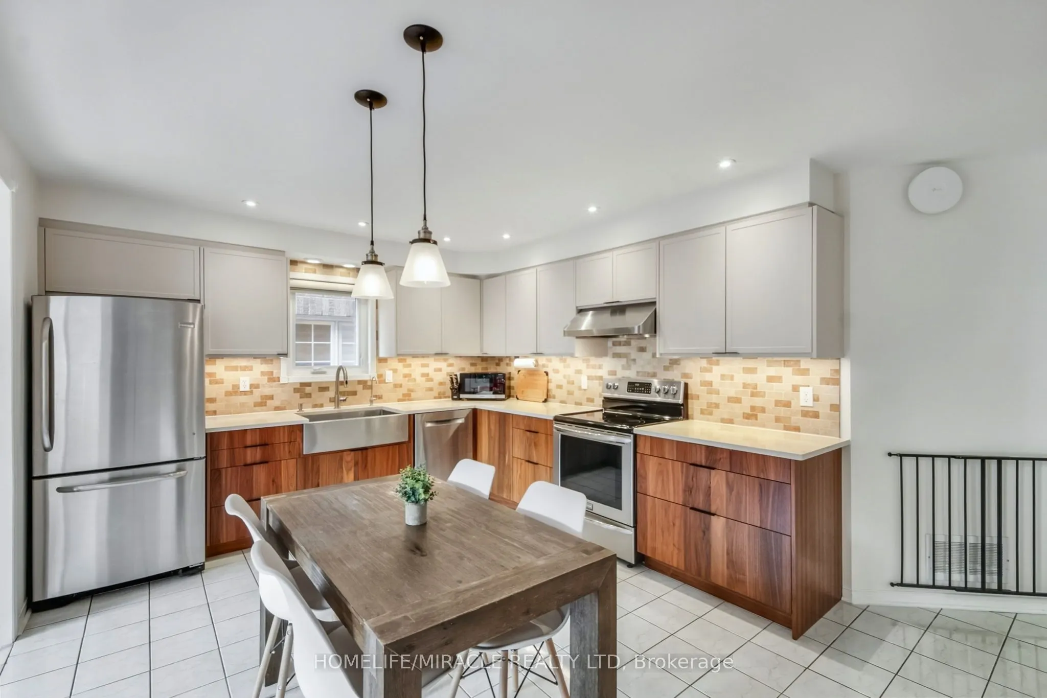 373 Turnberry Crescent