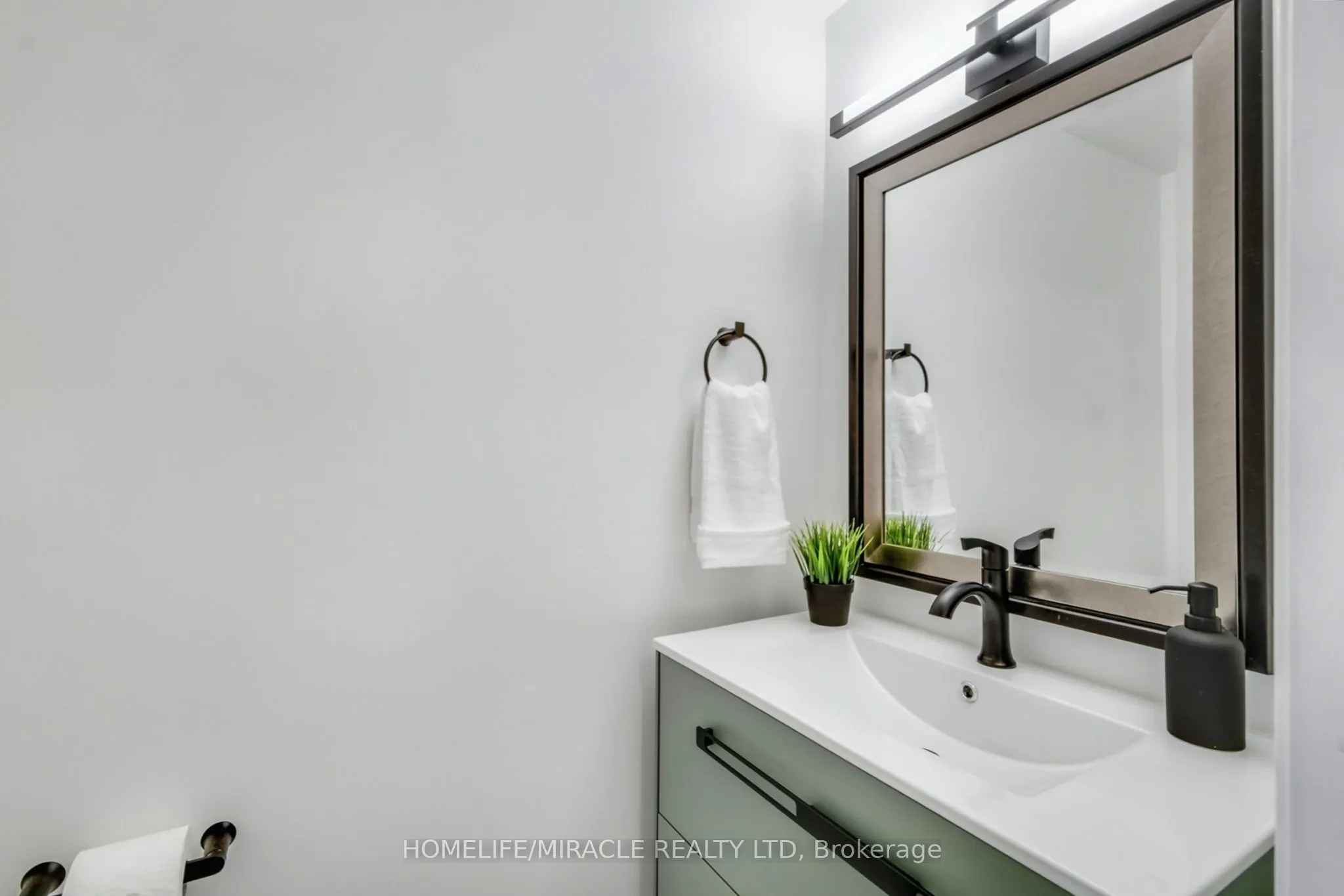 373 Turnberry Crescent