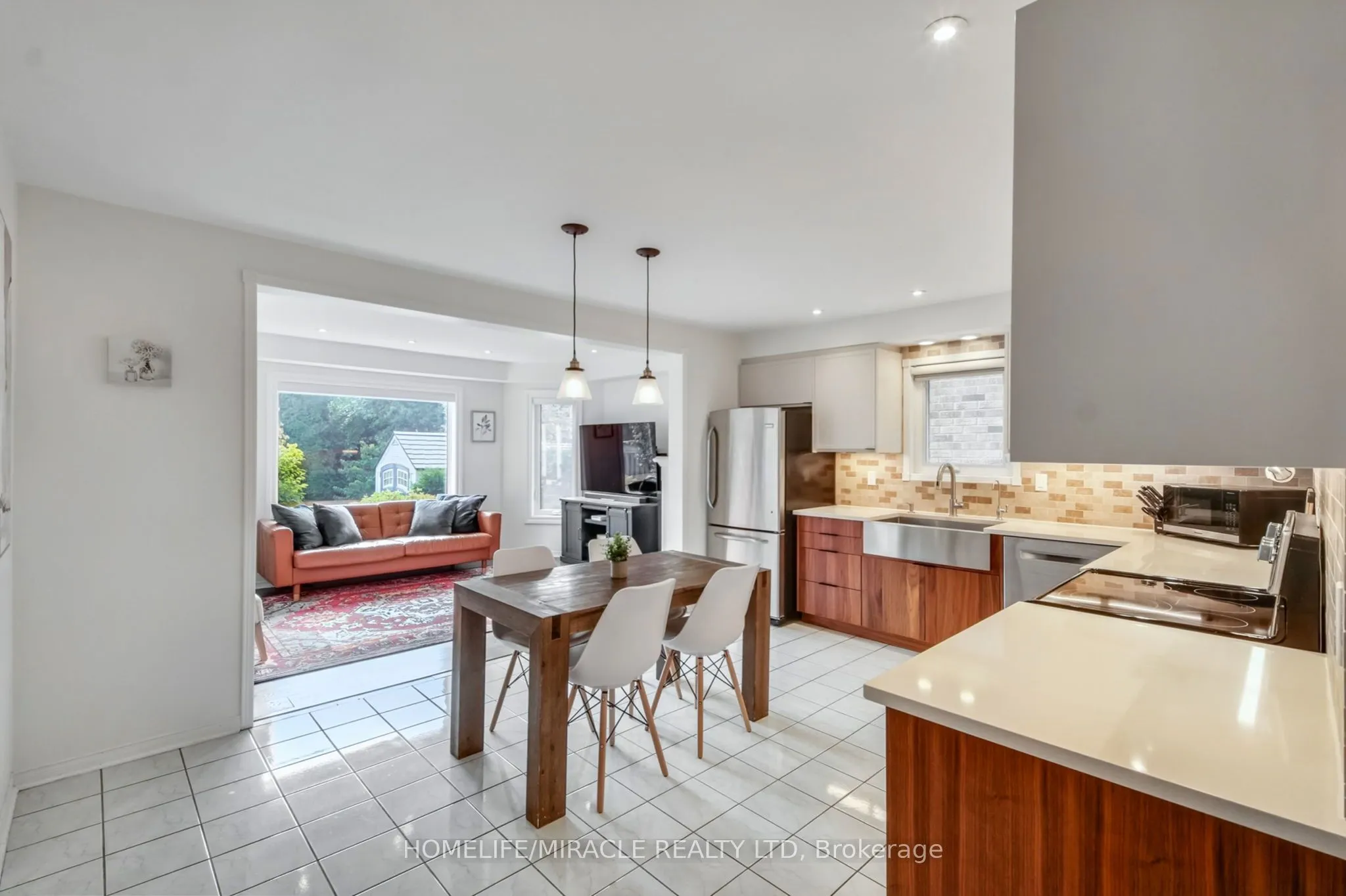 373 Turnberry Crescent