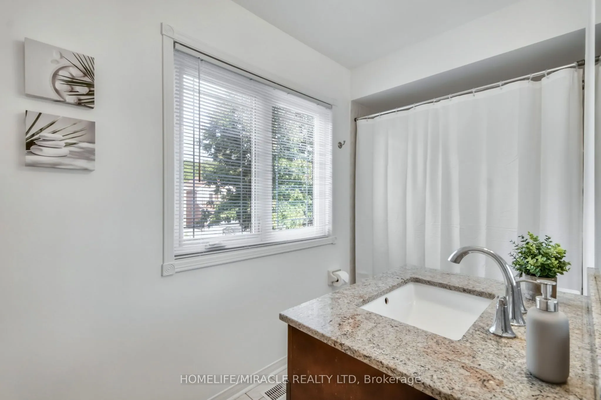 373 Turnberry Crescent