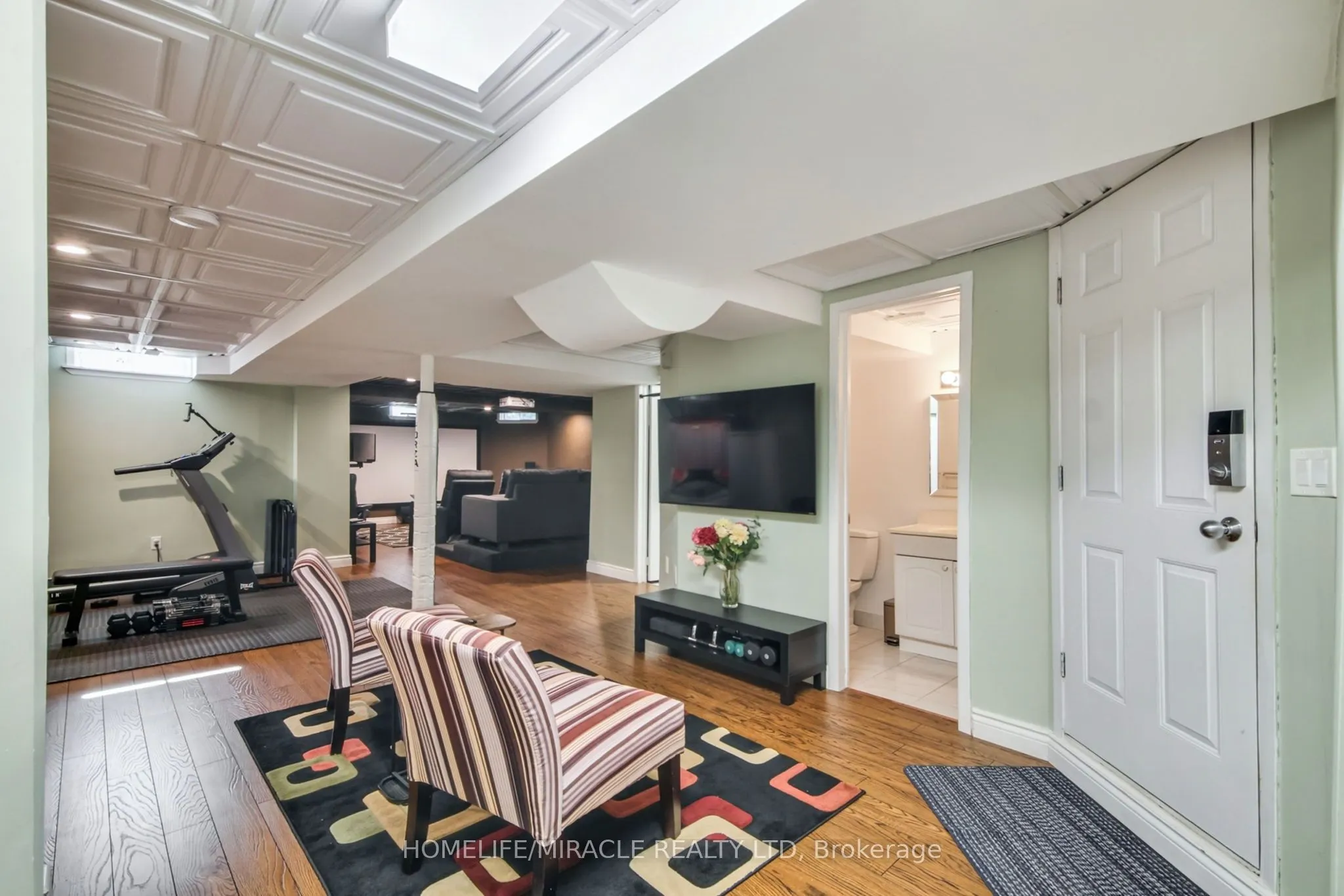 373 Turnberry Crescent
