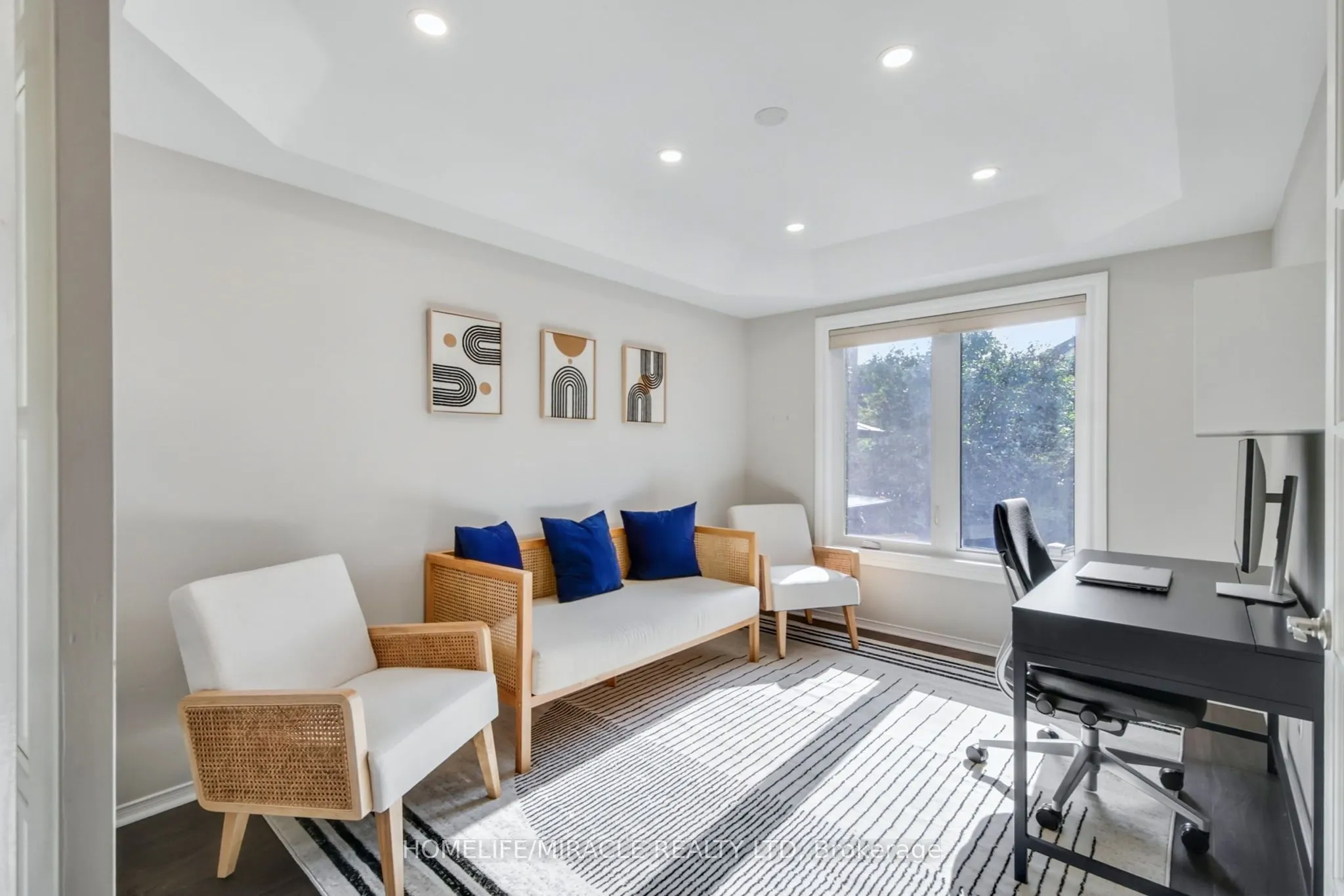 373 Turnberry Crescent
